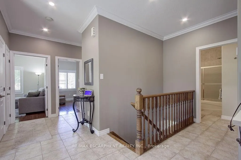 Photo 19 of 44 Irongate Drive, Brant, Paris — HOMEH