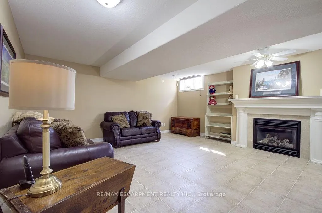 Photo 29 of 44 Irongate Drive, Brant, Paris — HOMEH