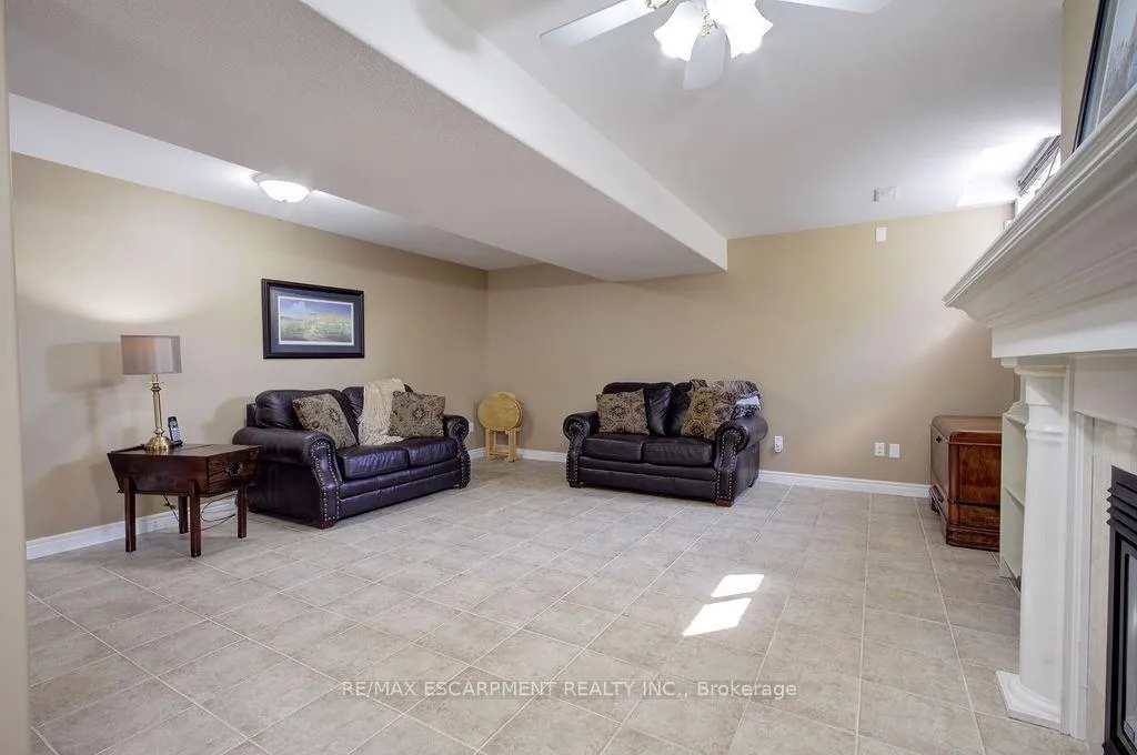 Photo 31 of 44 Irongate Drive, Brant, Paris — HOMEH