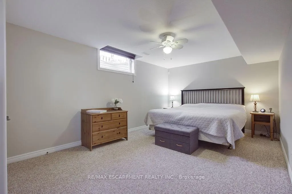 Photo 33 of 44 Irongate Drive, Brant, Paris — HOMEH