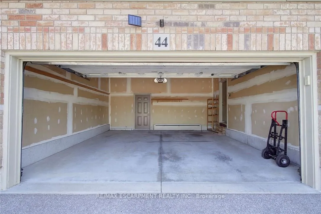 Photo 36 of 44 Irongate Drive, Brant, Paris — HOMEH