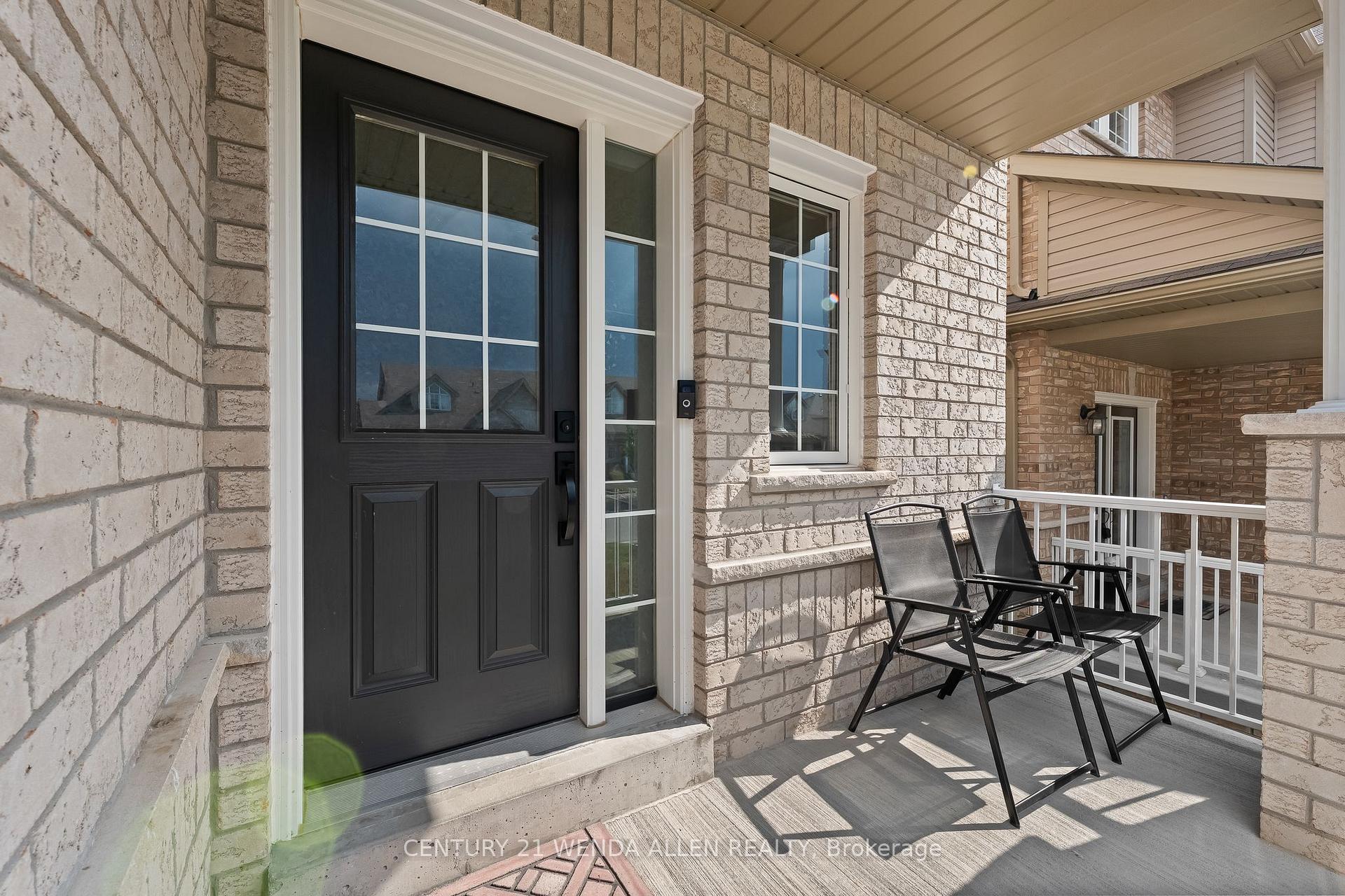 Photo 3 of 27 Page Place, Clarington, Courtice — HOMEH