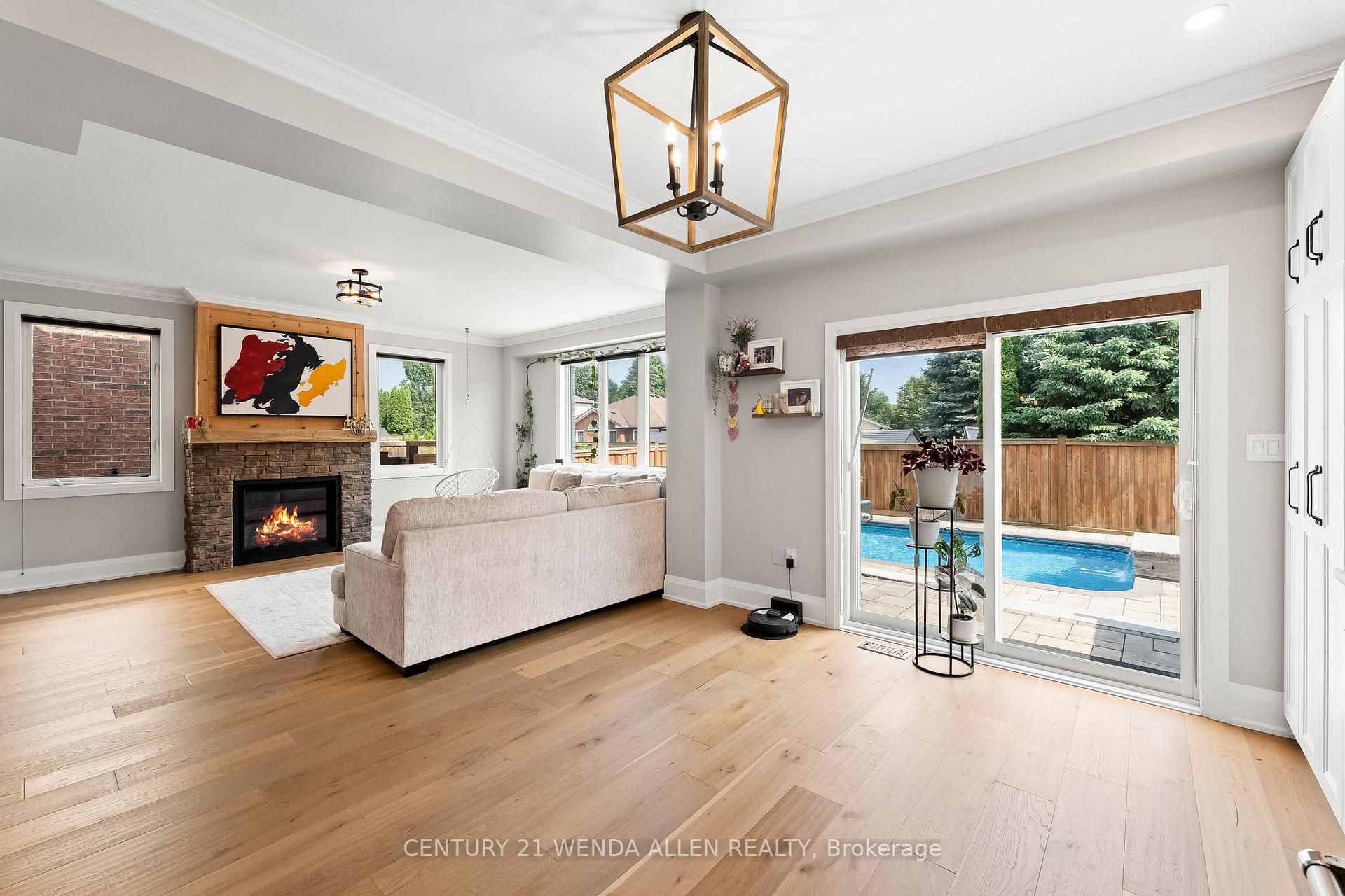 Photo 17 of 27 Page Place, Clarington, Courtice — HOMEH