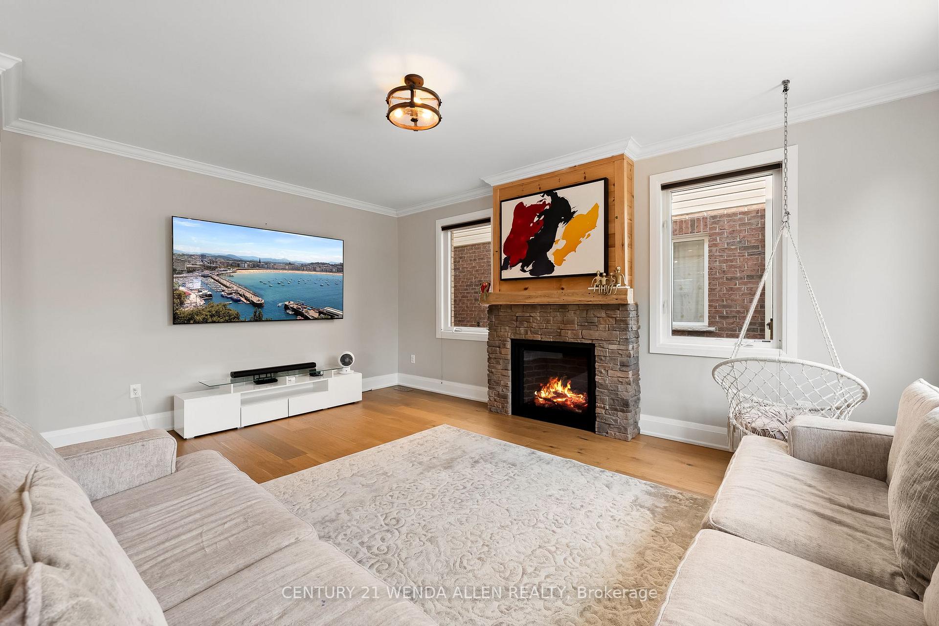 Photo 19 of 27 Page Place, Clarington, Courtice — HOMEH