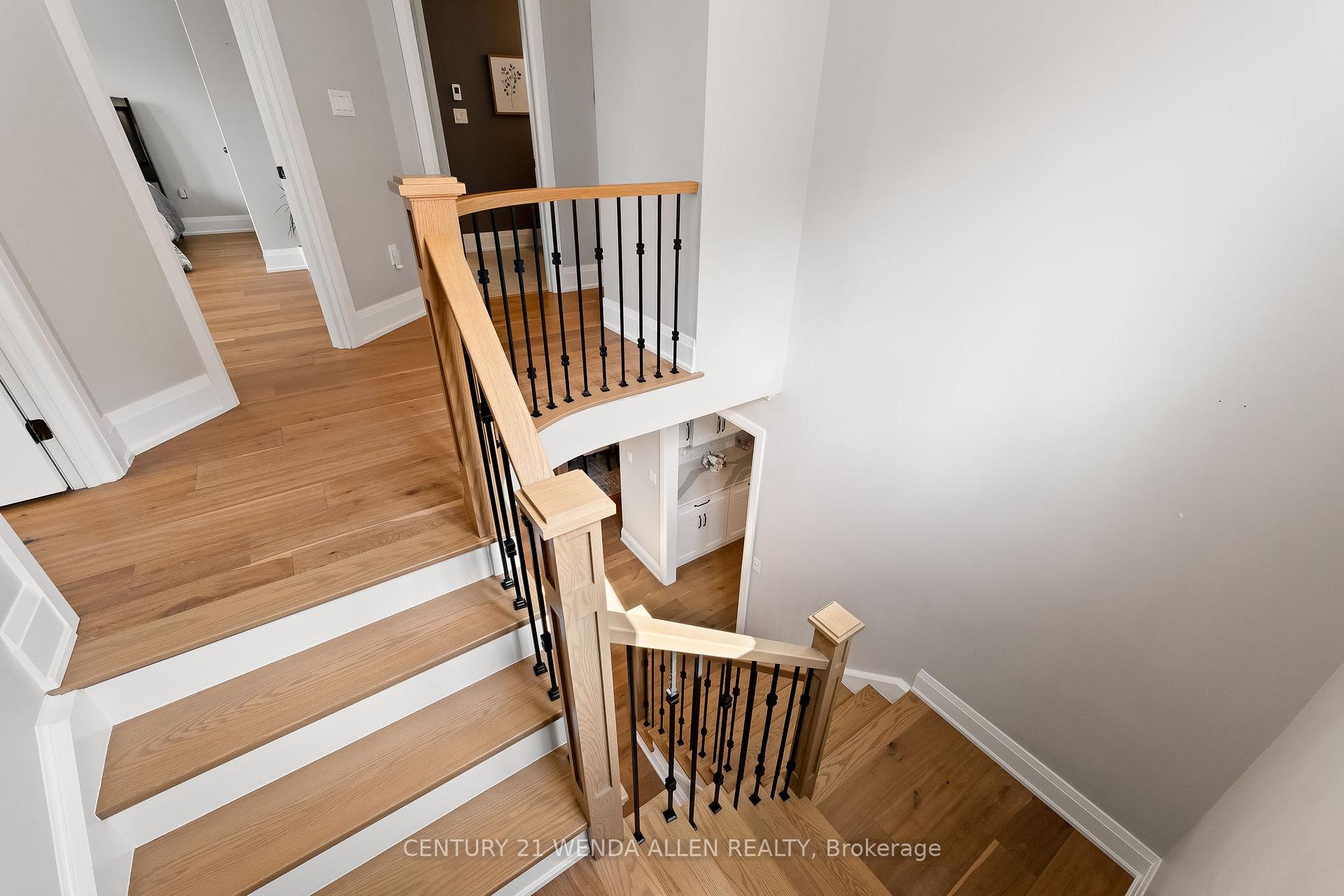 Photo 21 of 27 Page Place, Clarington, Courtice — HOMEH