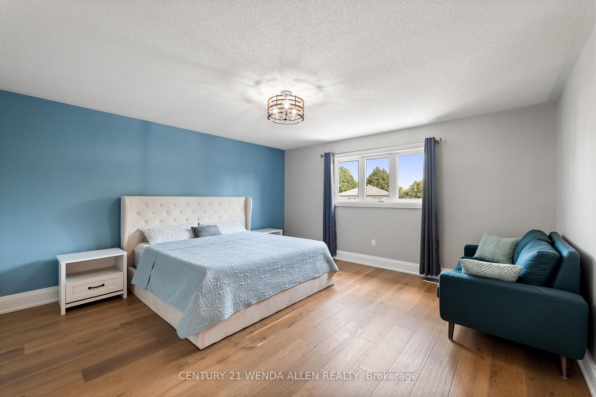 Photo 22 of 27 Page Place, Clarington, Courtice — HOMEH