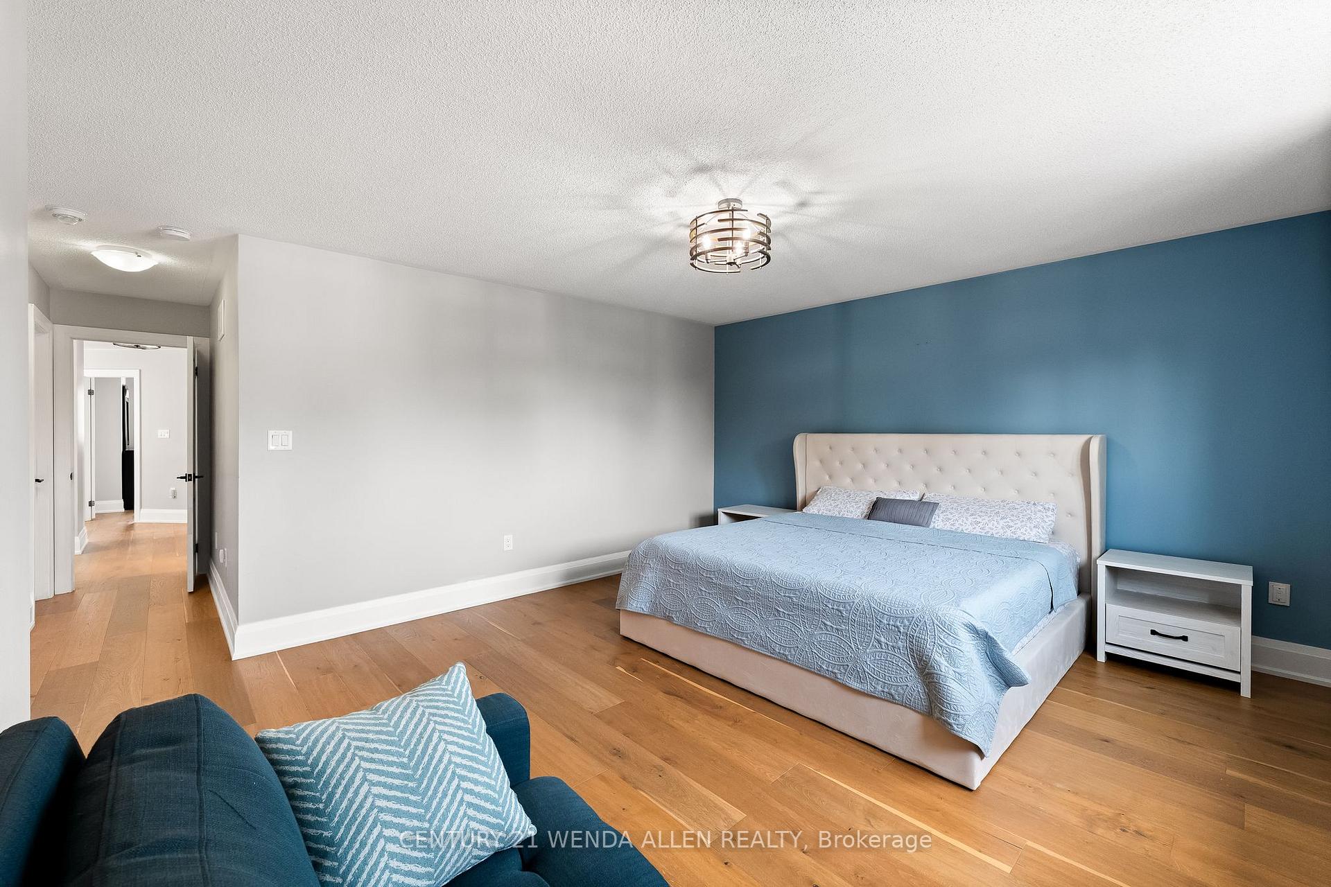Photo 23 of 27 Page Place, Clarington, Courtice — HOMEH