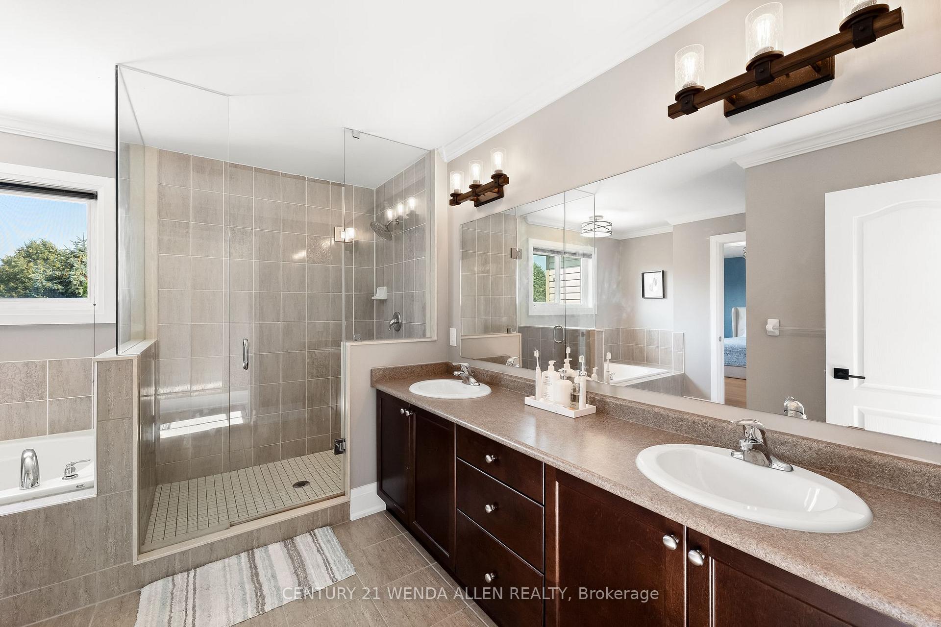 Photo 25 of 27 Page Place, Clarington, Courtice — HOMEH