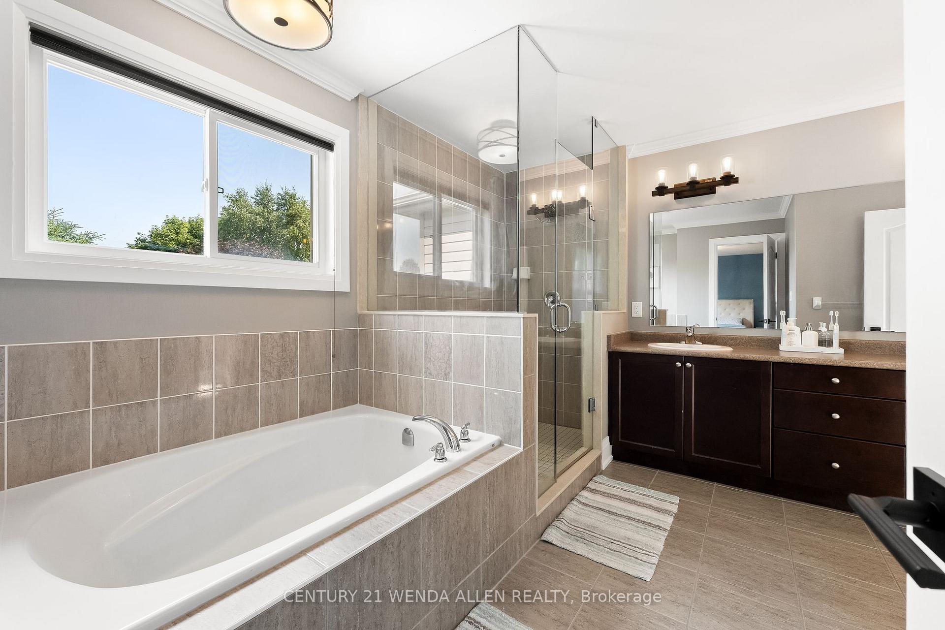 Photo 26 of 27 Page Place, Clarington, Courtice — HOMEH