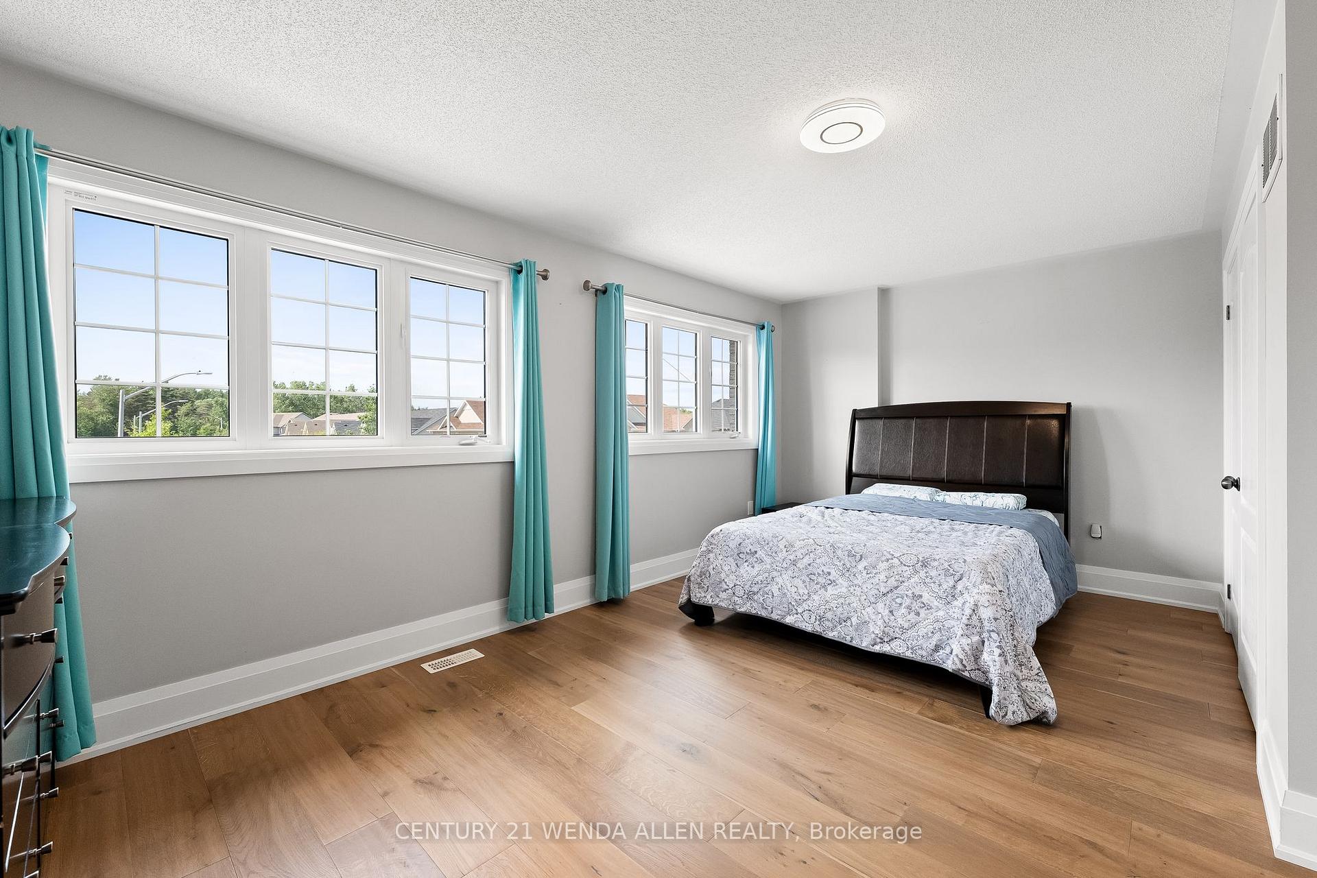 Photo 28 of 27 Page Place, Clarington, Courtice — HOMEH
