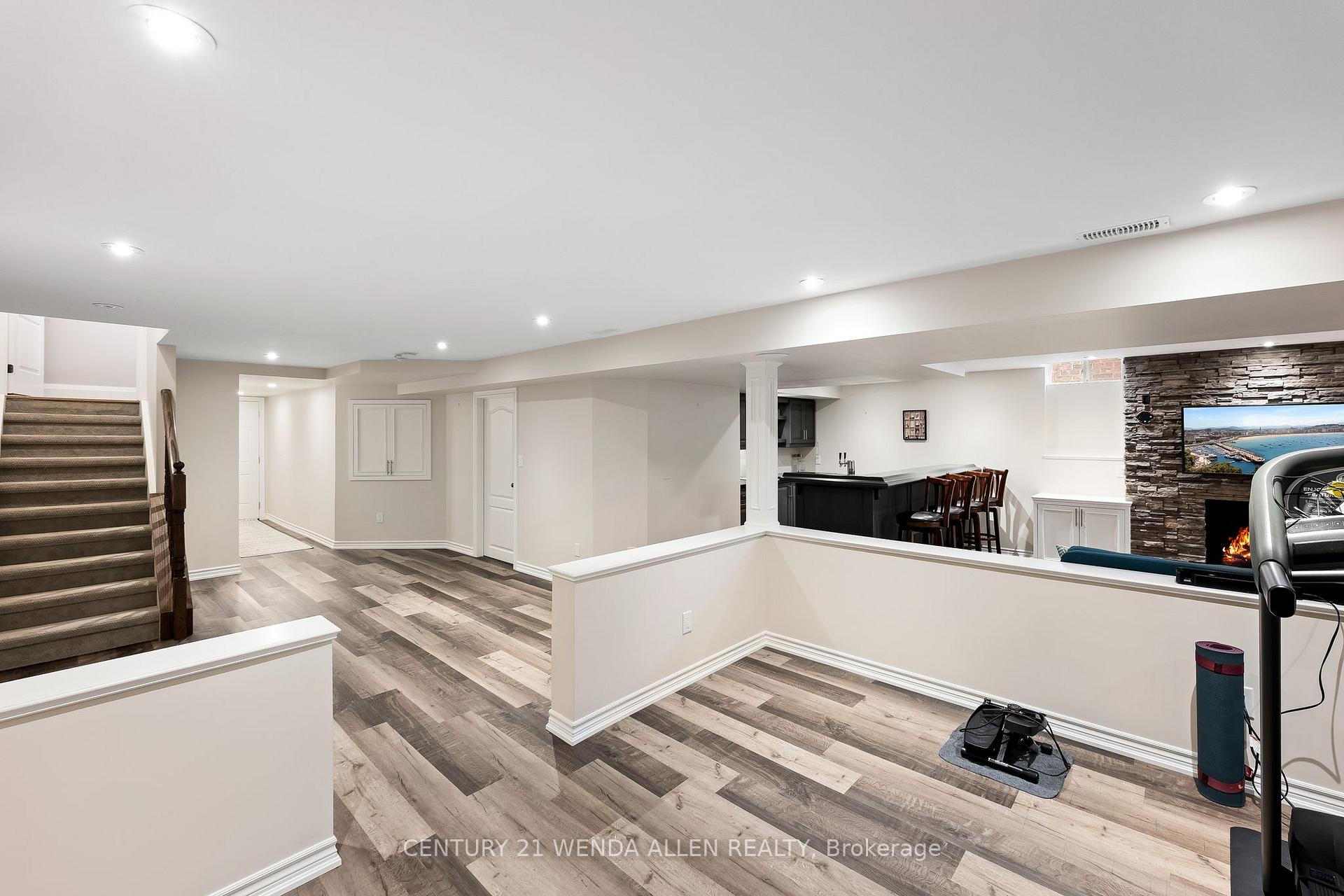 Photo 33 of 27 Page Place, Clarington, Courtice — HOMEH