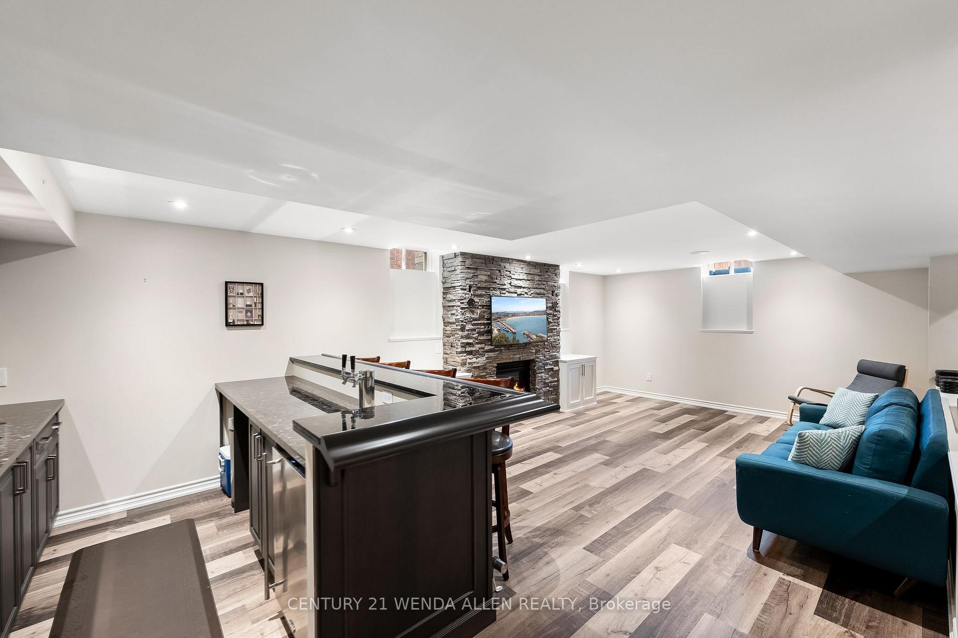 Photo 34 of 27 Page Place, Clarington, Courtice — HOMEH