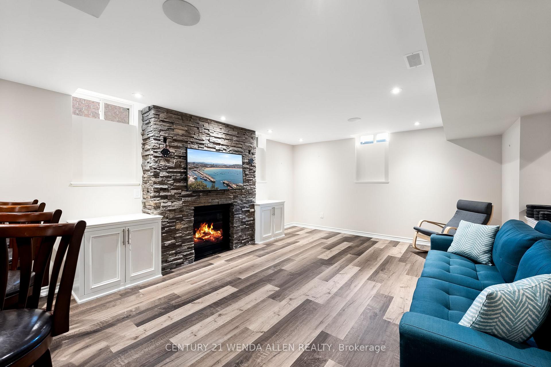 Photo 38 of 27 Page Place, Clarington, Courtice — HOMEH