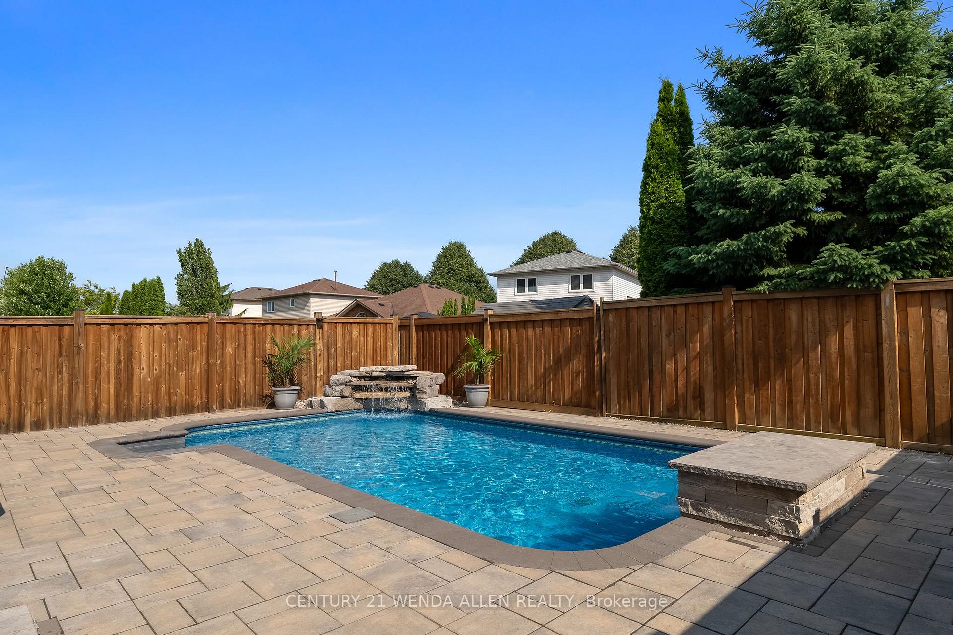 Photo 44 of 27 Page Place, Clarington, Courtice — HOMEH