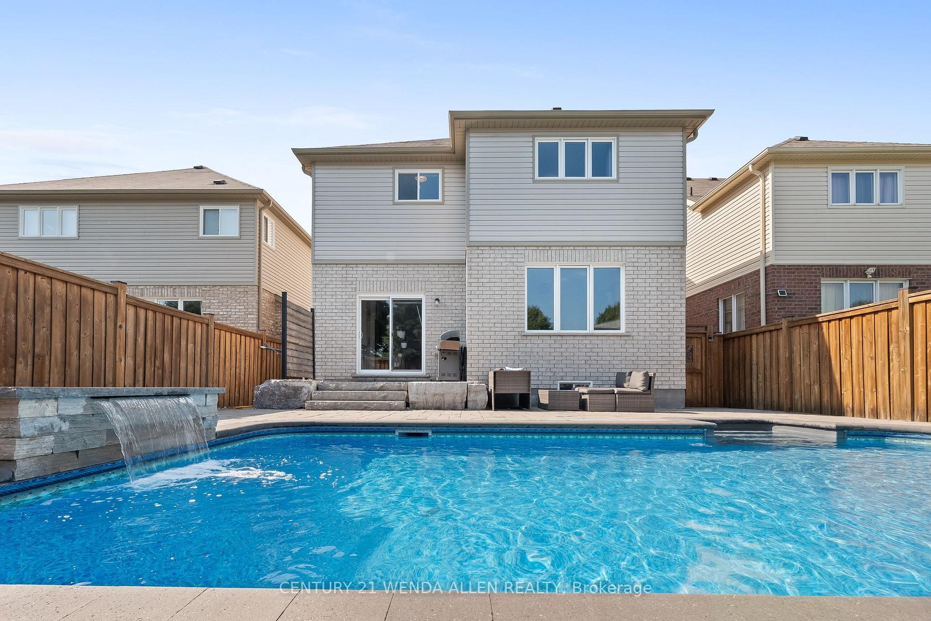 Photo 47 of 27 Page Place, Clarington, Courtice — HOMEH