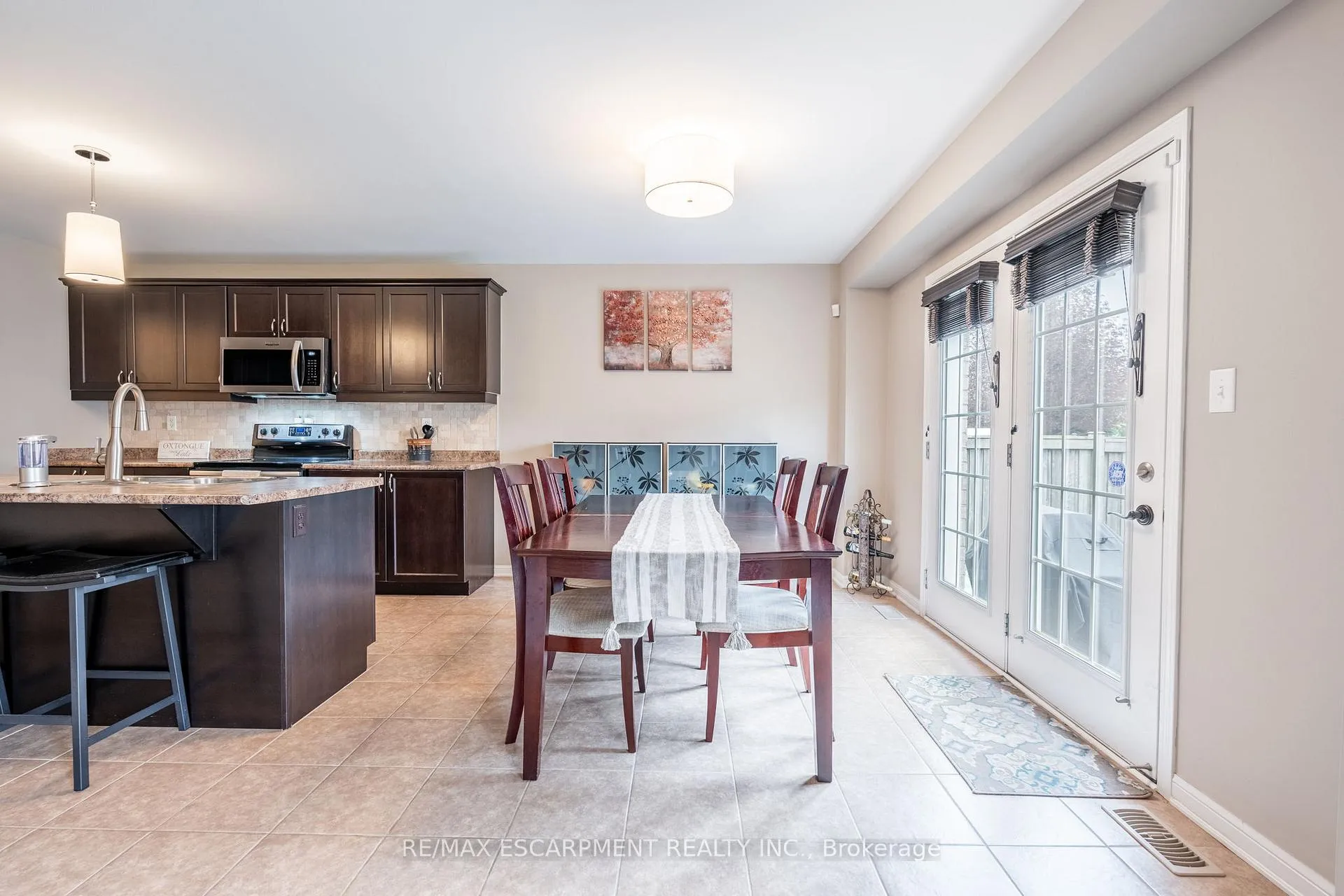 Photo 13 of 199 Emick Drive, Hamilton, Ancaster — HOMEH