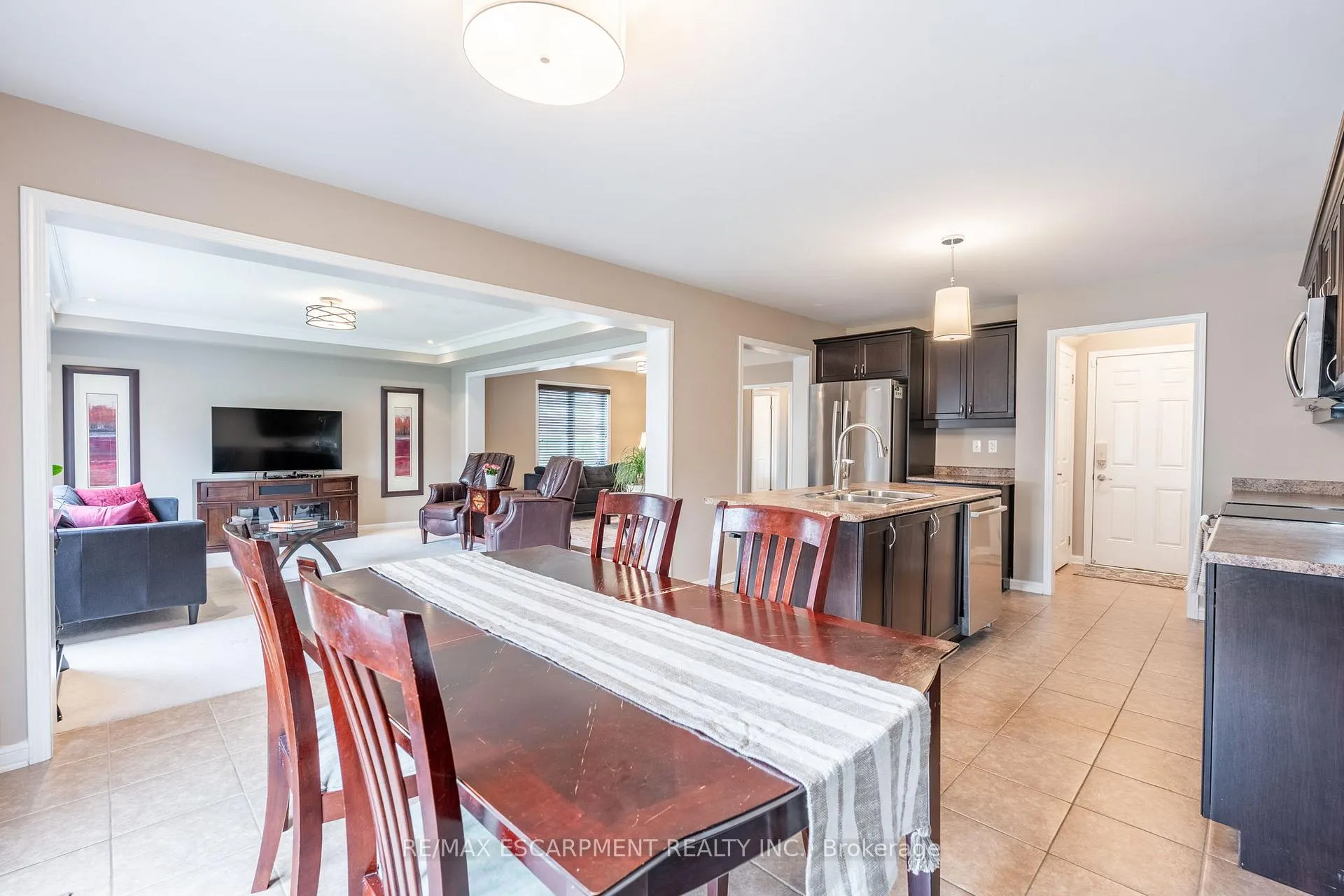 Photo 15 of 199 Emick Drive, Hamilton, Ancaster — HOMEH