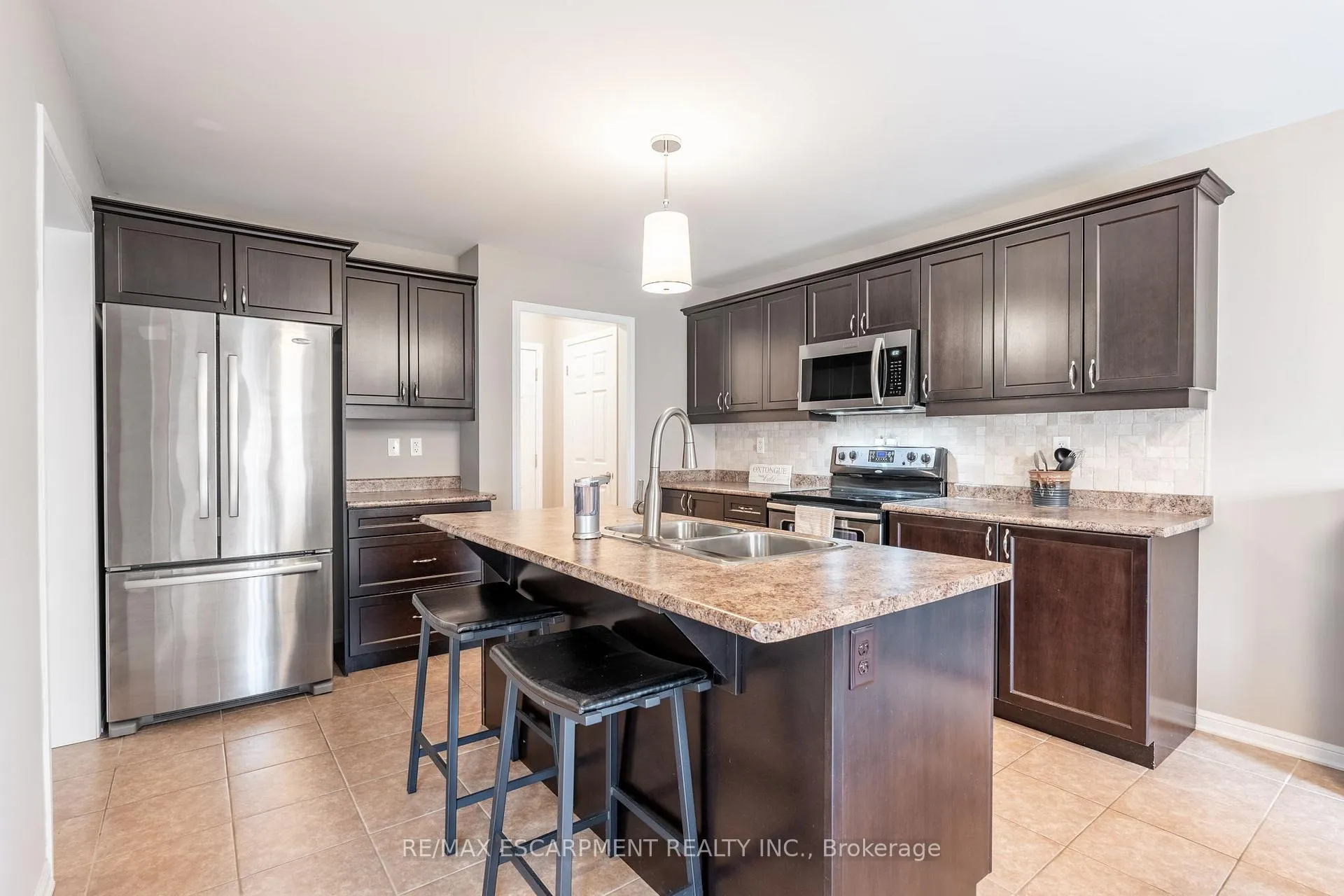 Photo 16 of 199 Emick Drive, Hamilton, Ancaster — HOMEH
