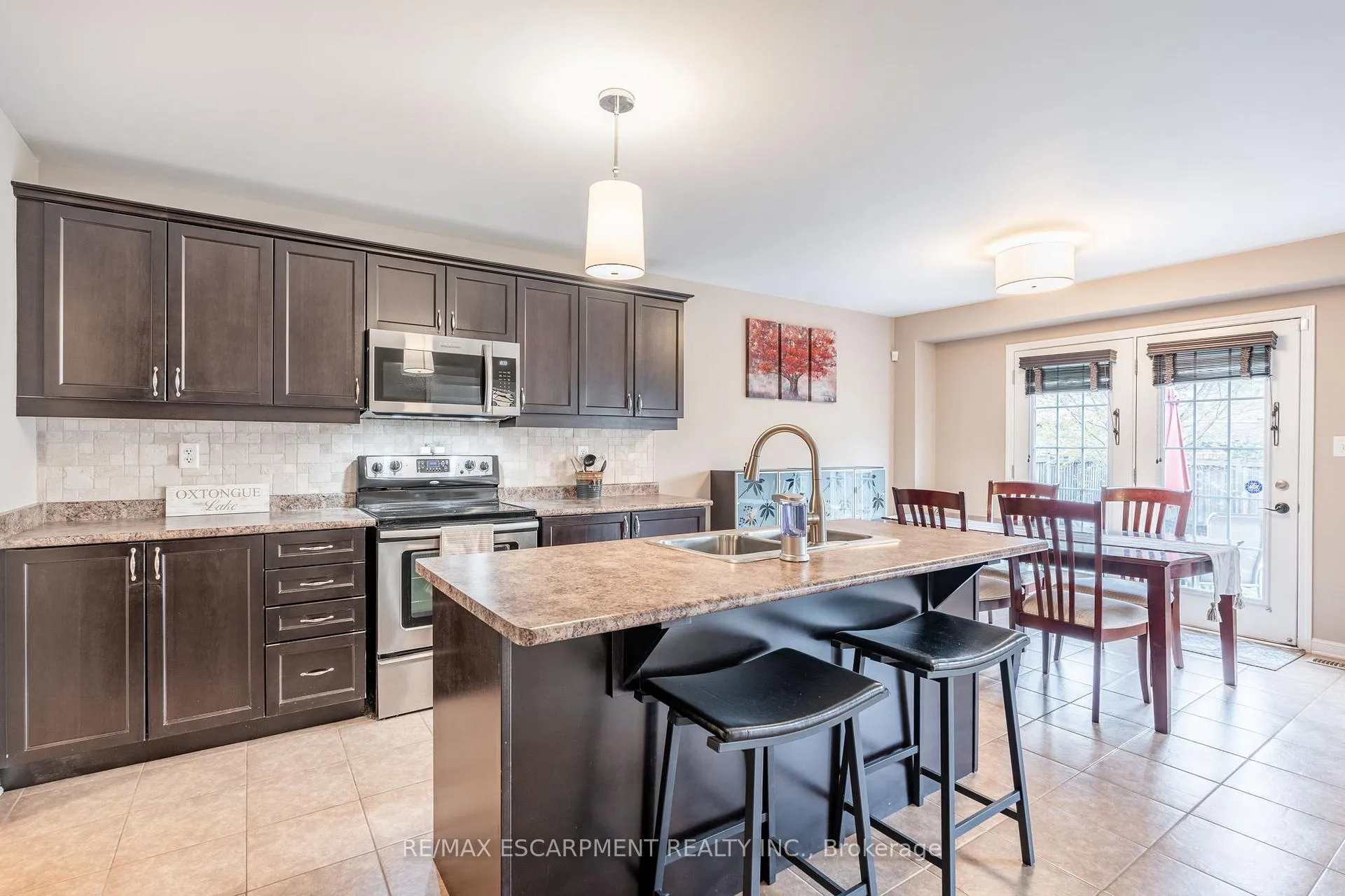 Photo 17 of 199 Emick Drive, Hamilton, Ancaster — HOMEH