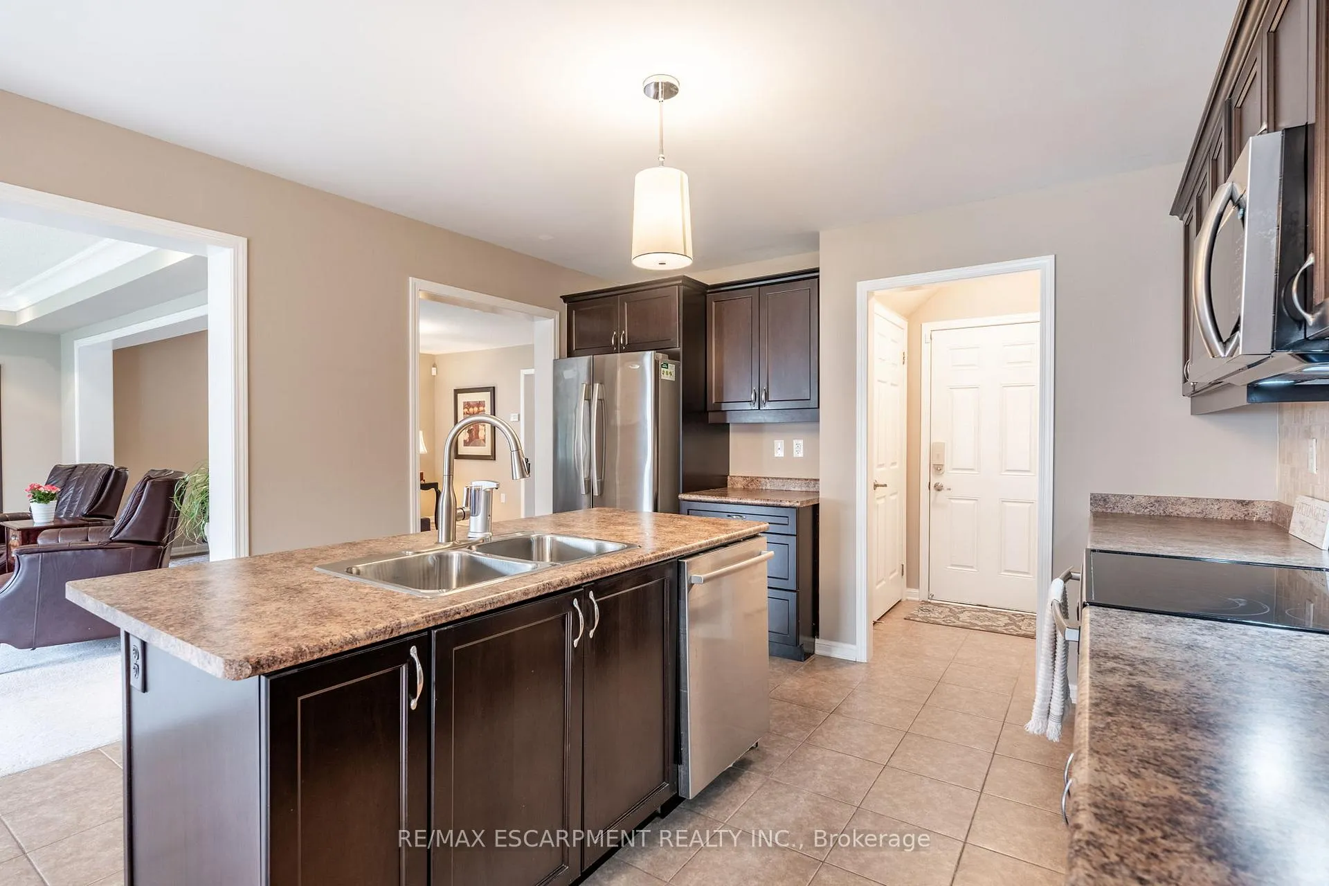 Photo 19 of 199 Emick Drive, Hamilton, Ancaster — HOMEH