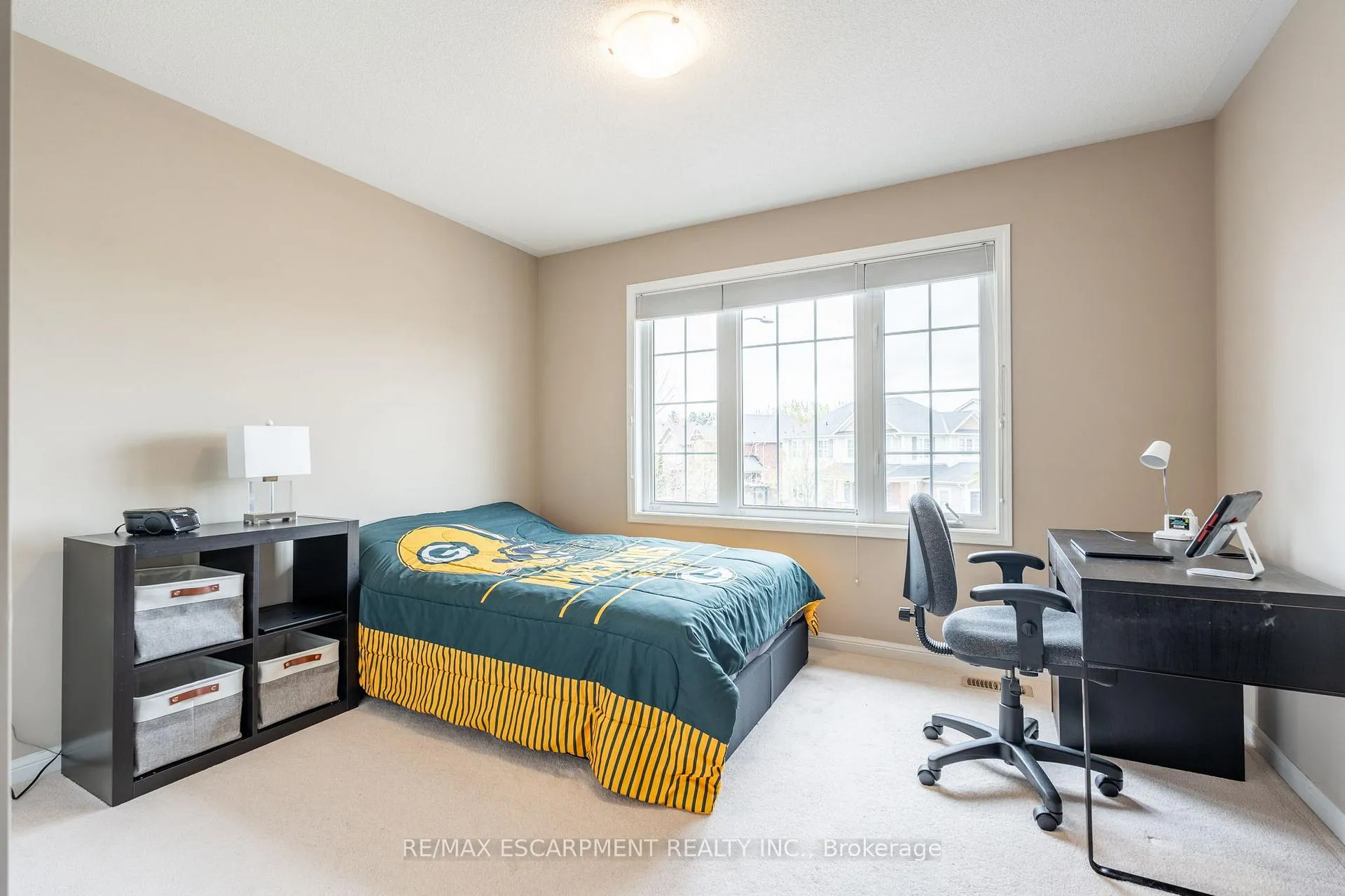 Photo 23 of 199 Emick Drive, Hamilton, Ancaster — HOMEH