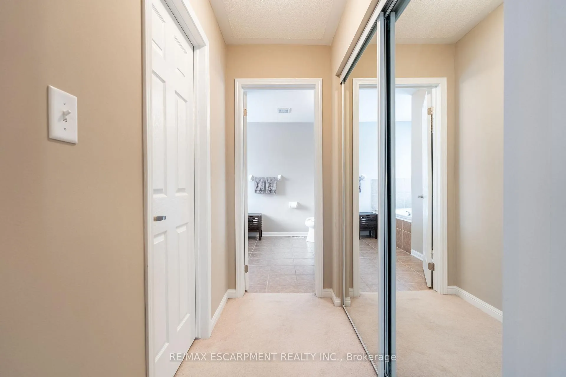 Photo 35 of 199 Emick Drive, Hamilton, Ancaster — HOMEH