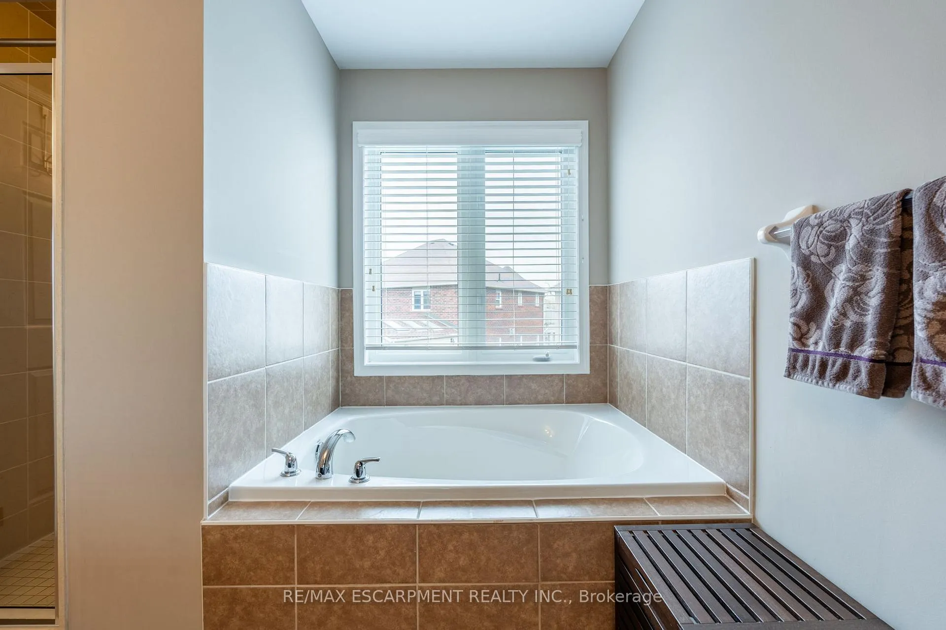 Photo 38 of 199 Emick Drive, Hamilton, Ancaster — HOMEH