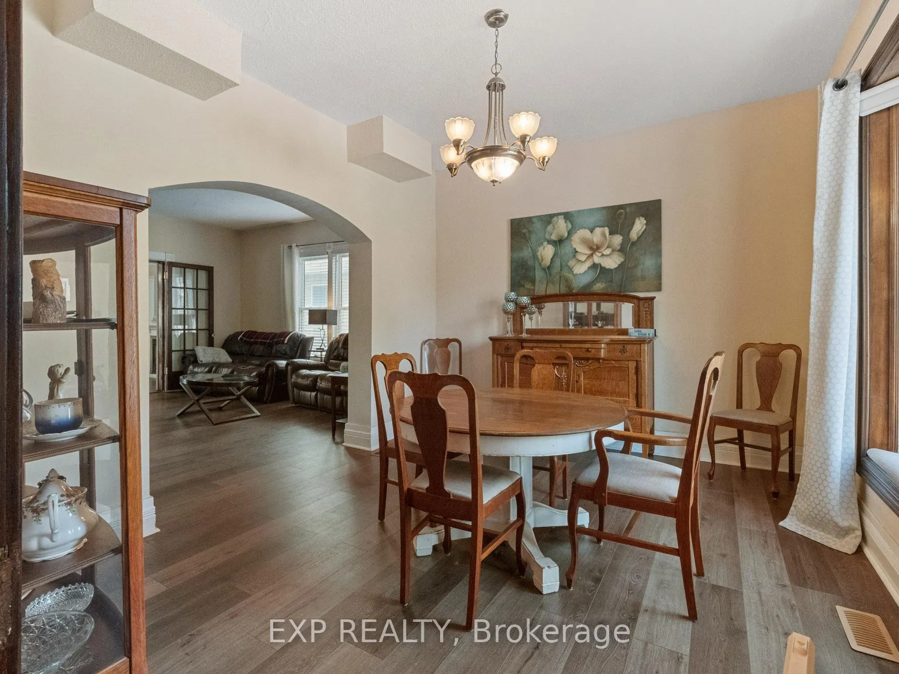 Photo 6 of 4448 Fifth Avenue, Niagara Falls, Downtown — HOMEH