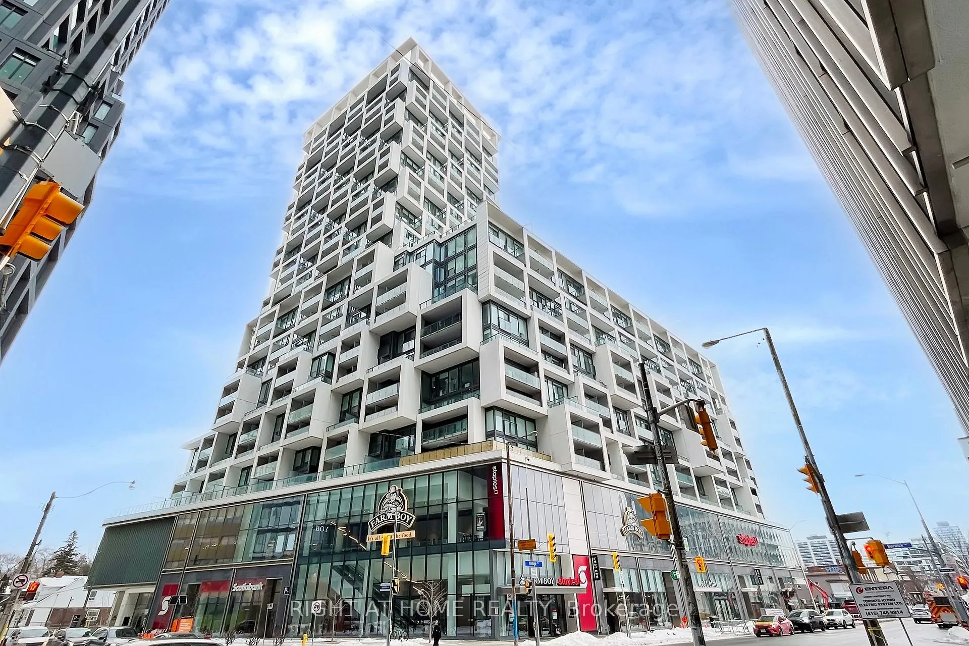 Front of Unit 905, 5 Soudan Avenue