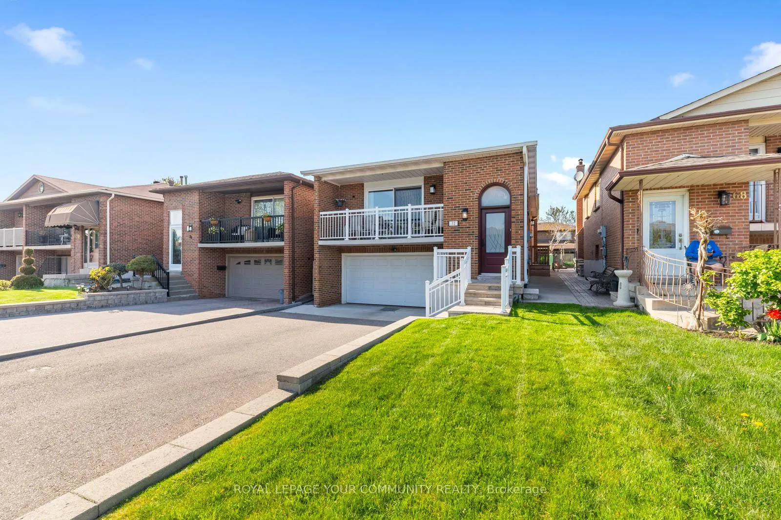 Photo 2 of 72 Ashburn Crescent, Vaughan, East Woodbridge — HOMEH