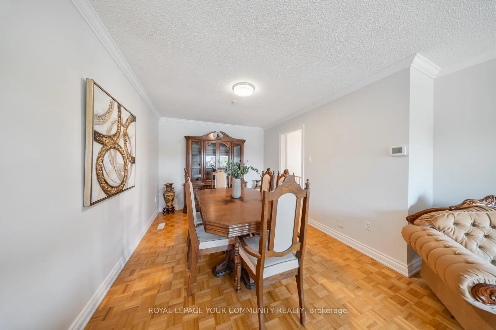 Photo 10 of 72 Ashburn Crescent, Vaughan, East Woodbridge — HOMEH