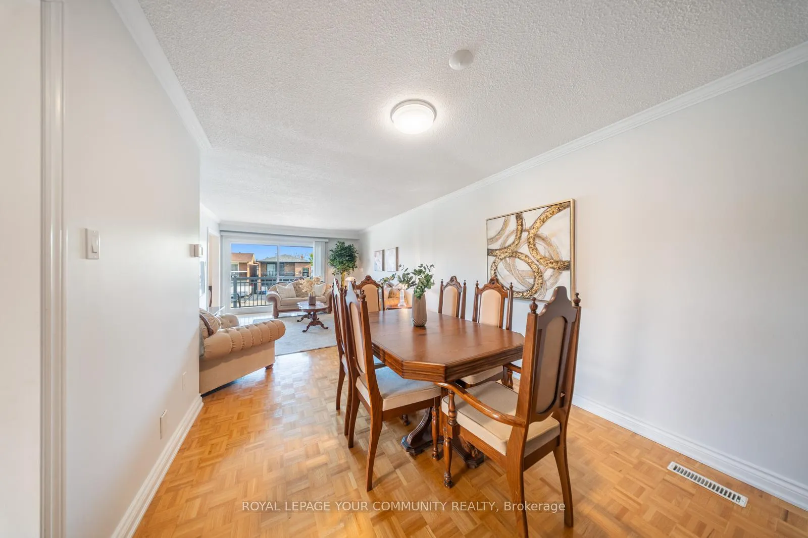 Photo 11 of 72 Ashburn Crescent, Vaughan, East Woodbridge — HOMEH