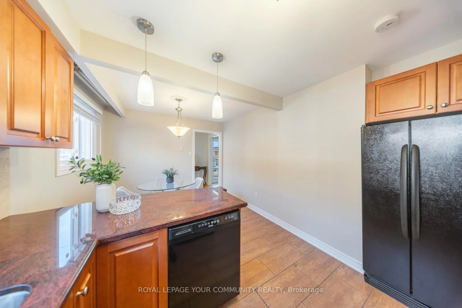 Photo 19 of 72 Ashburn Crescent, Vaughan, East Woodbridge — HOMEH