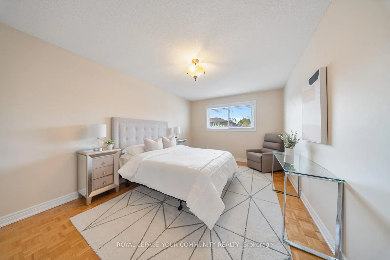 Photo 23 of 72 Ashburn Crescent, Vaughan, East Woodbridge — HOMEH