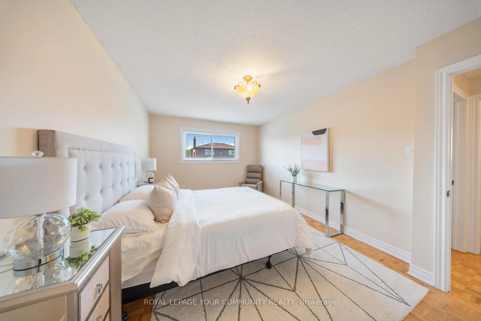 Photo 24 of 72 Ashburn Crescent, Vaughan, East Woodbridge — HOMEH