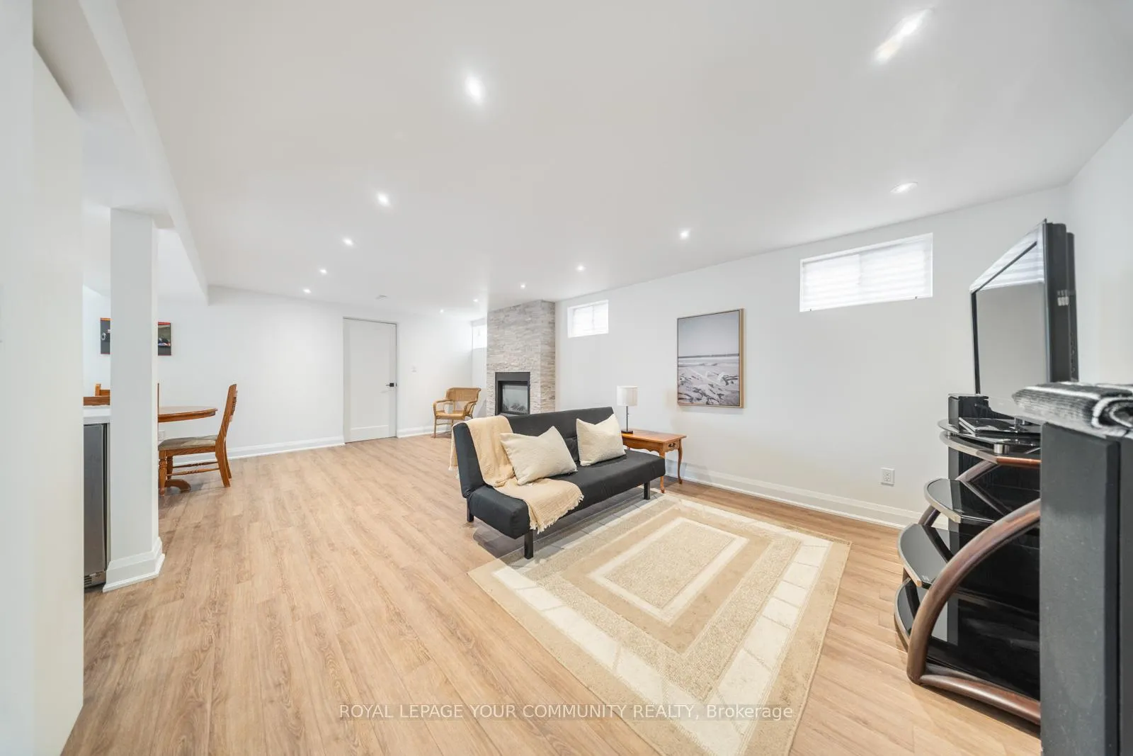 Photo 33 of 72 Ashburn Crescent, Vaughan, East Woodbridge — HOMEH