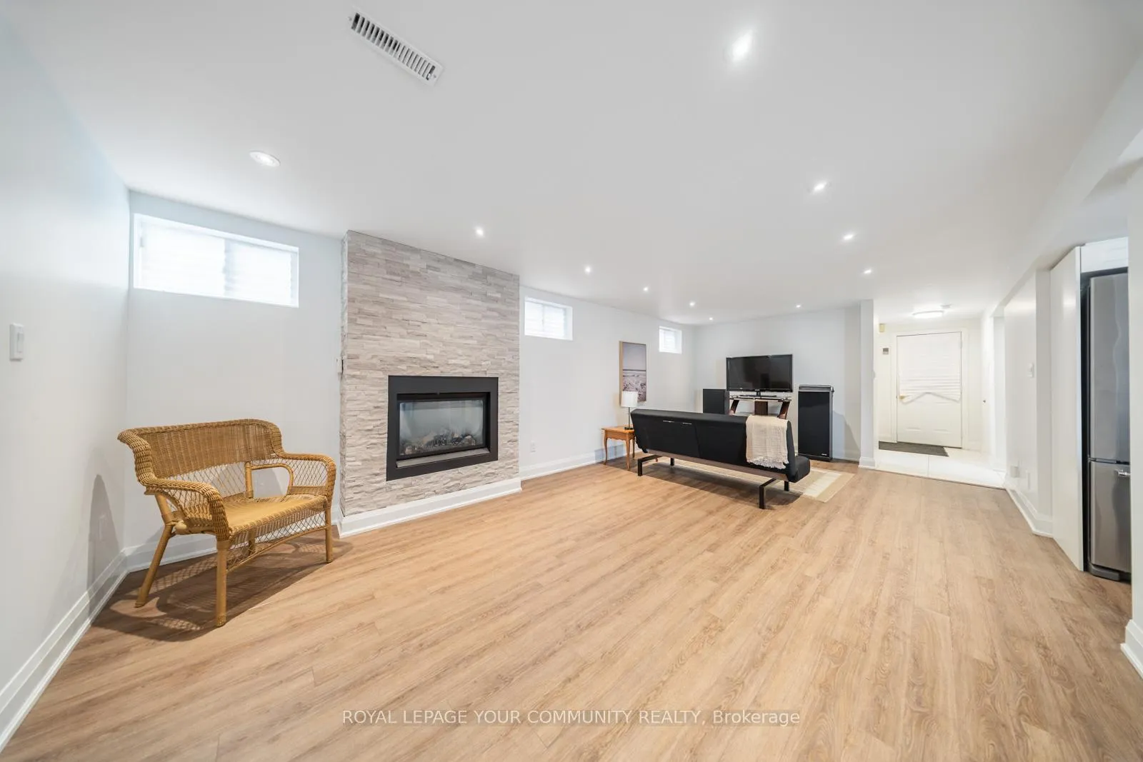 Photo 36 of 72 Ashburn Crescent, Vaughan, East Woodbridge — HOMEH
