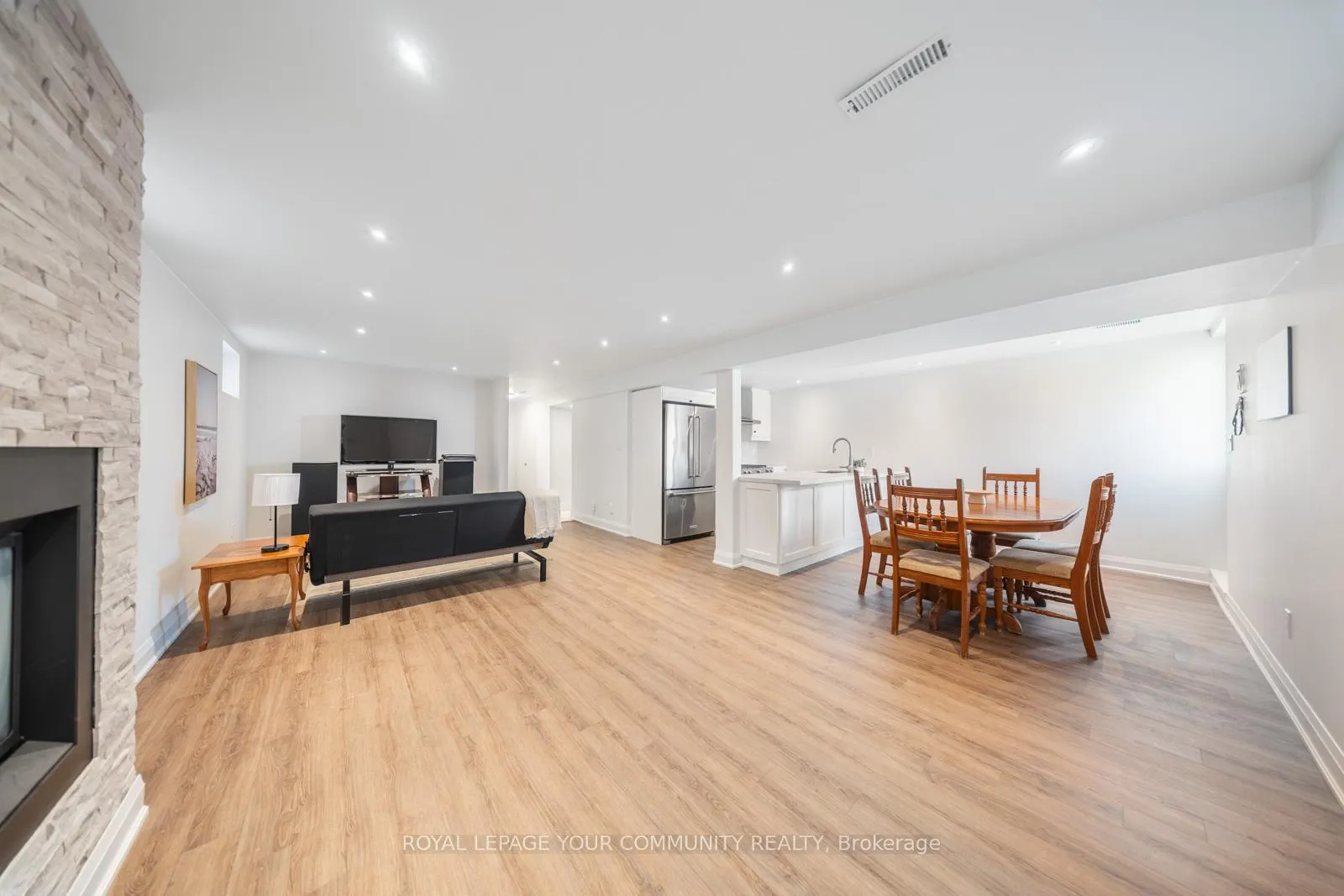 Photo 37 of 72 Ashburn Crescent, Vaughan, East Woodbridge — HOMEH