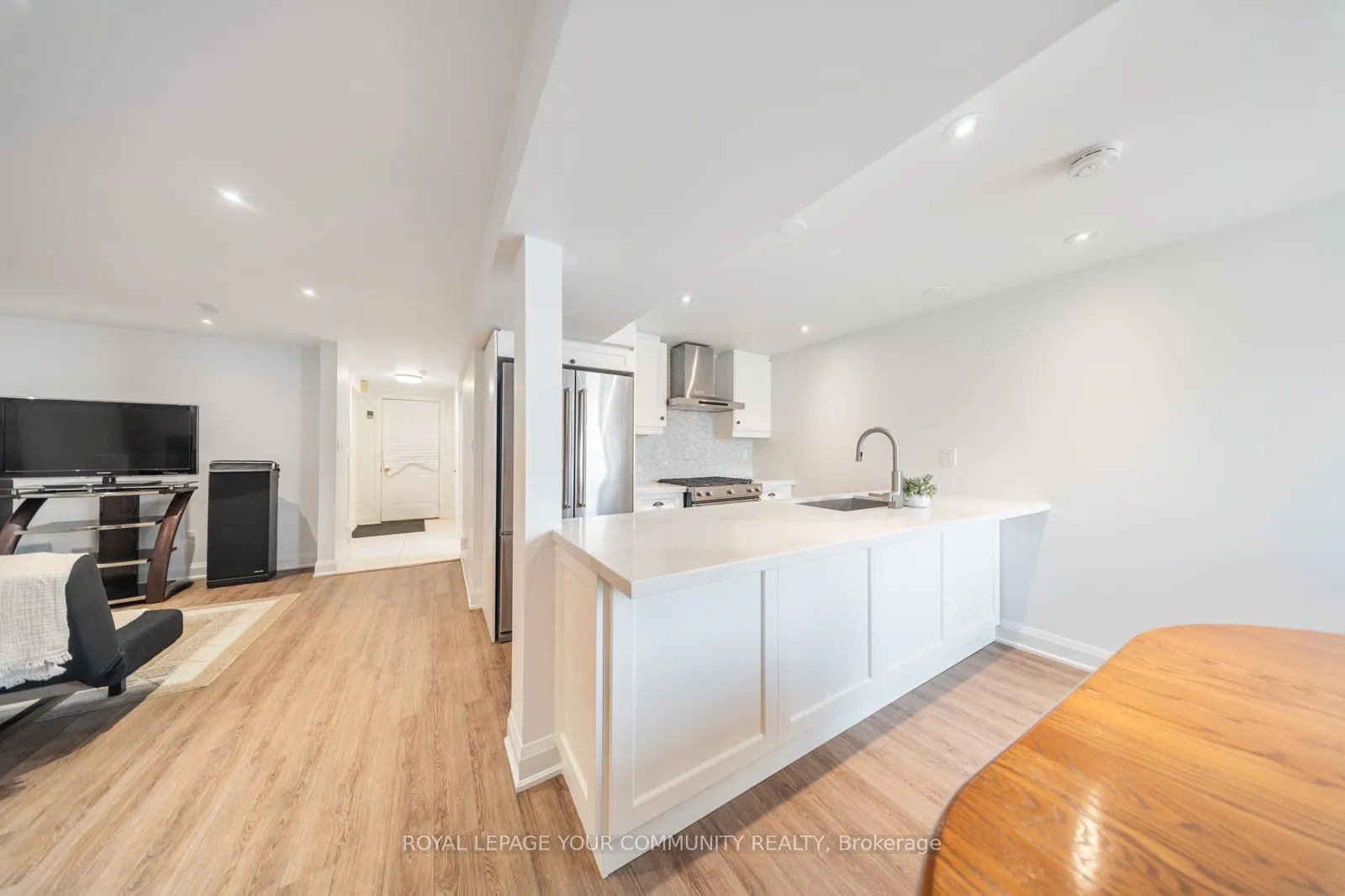 Photo 38 of 72 Ashburn Crescent, Vaughan, East Woodbridge — HOMEH