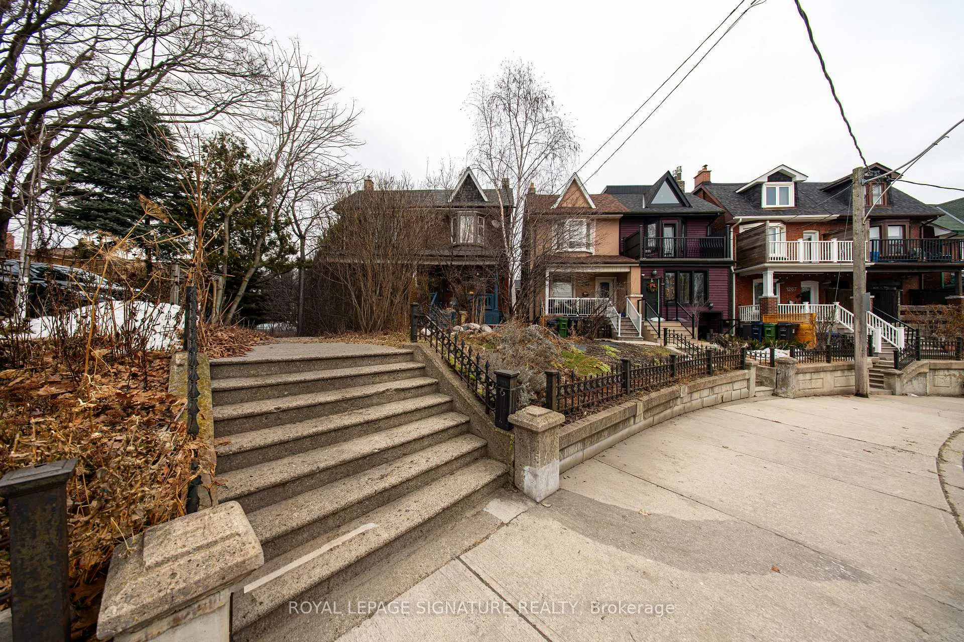 Front of 1273 Lansdowne Avenue