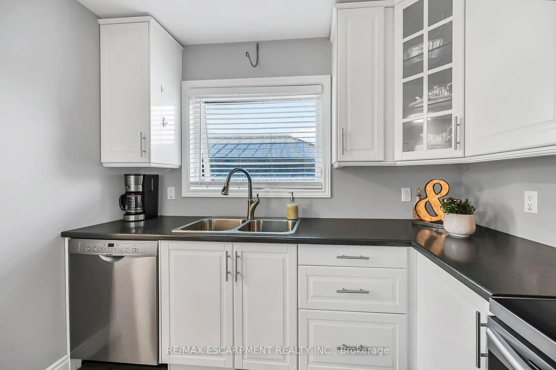 Photo 18 of 533 Cochrane Road, Hamilton, Rosedale — HOMEH