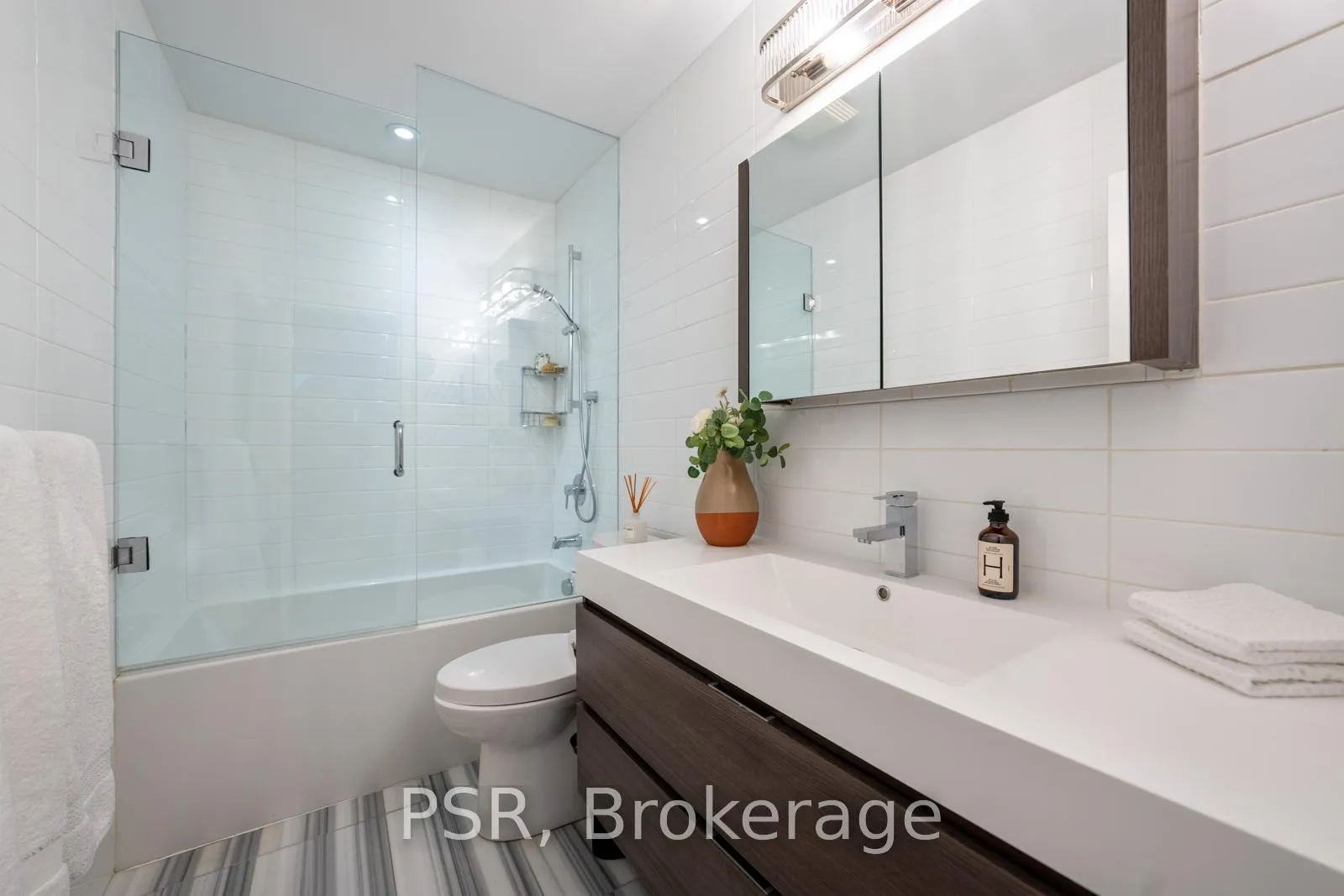 Photo 22 of 38 Strathearn Road, Toronto, Humewood-Cedarvale — HOMEH