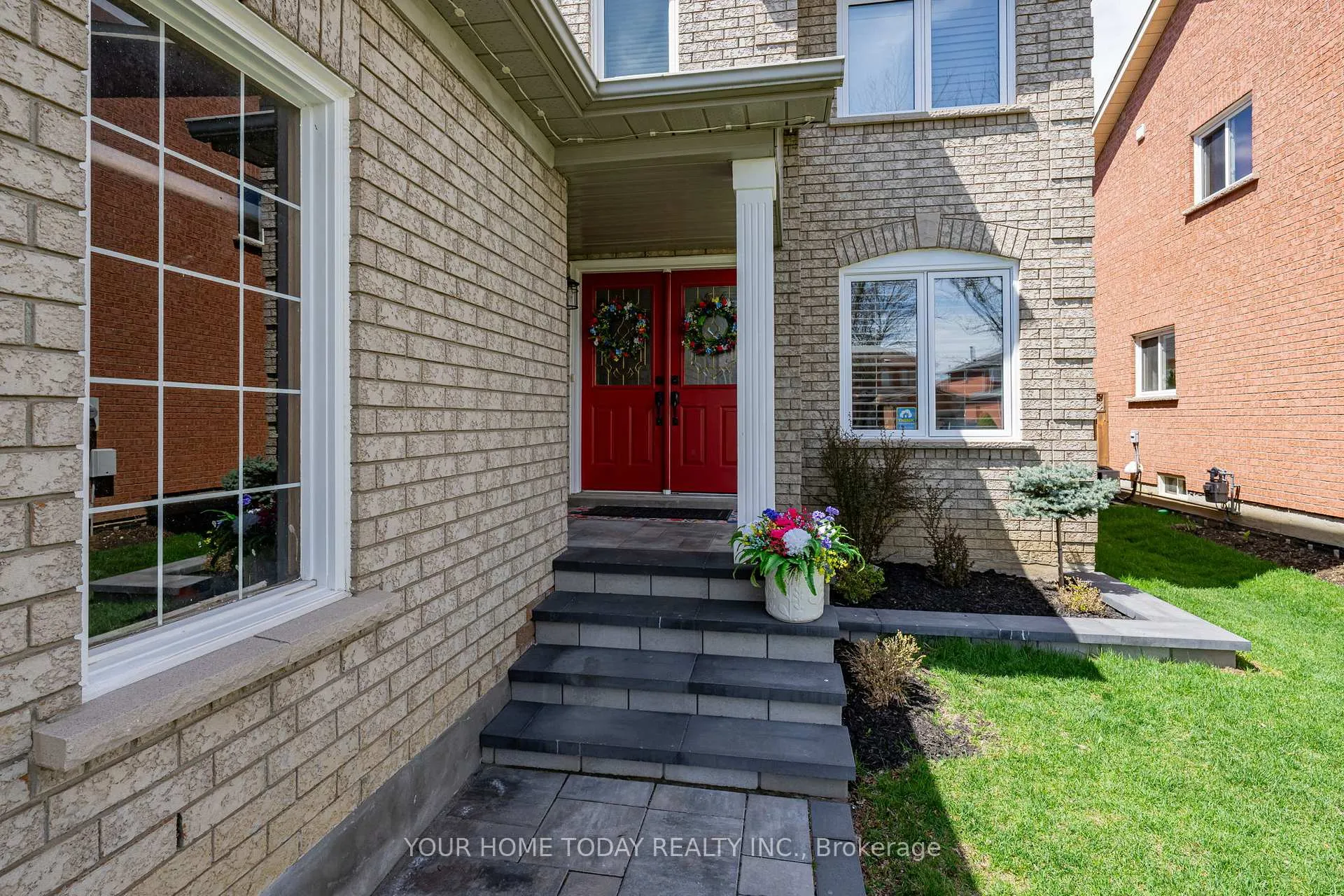 Photo 4 of 54 Gardenia Way, Caledon, Rural Caledon — HOMEH