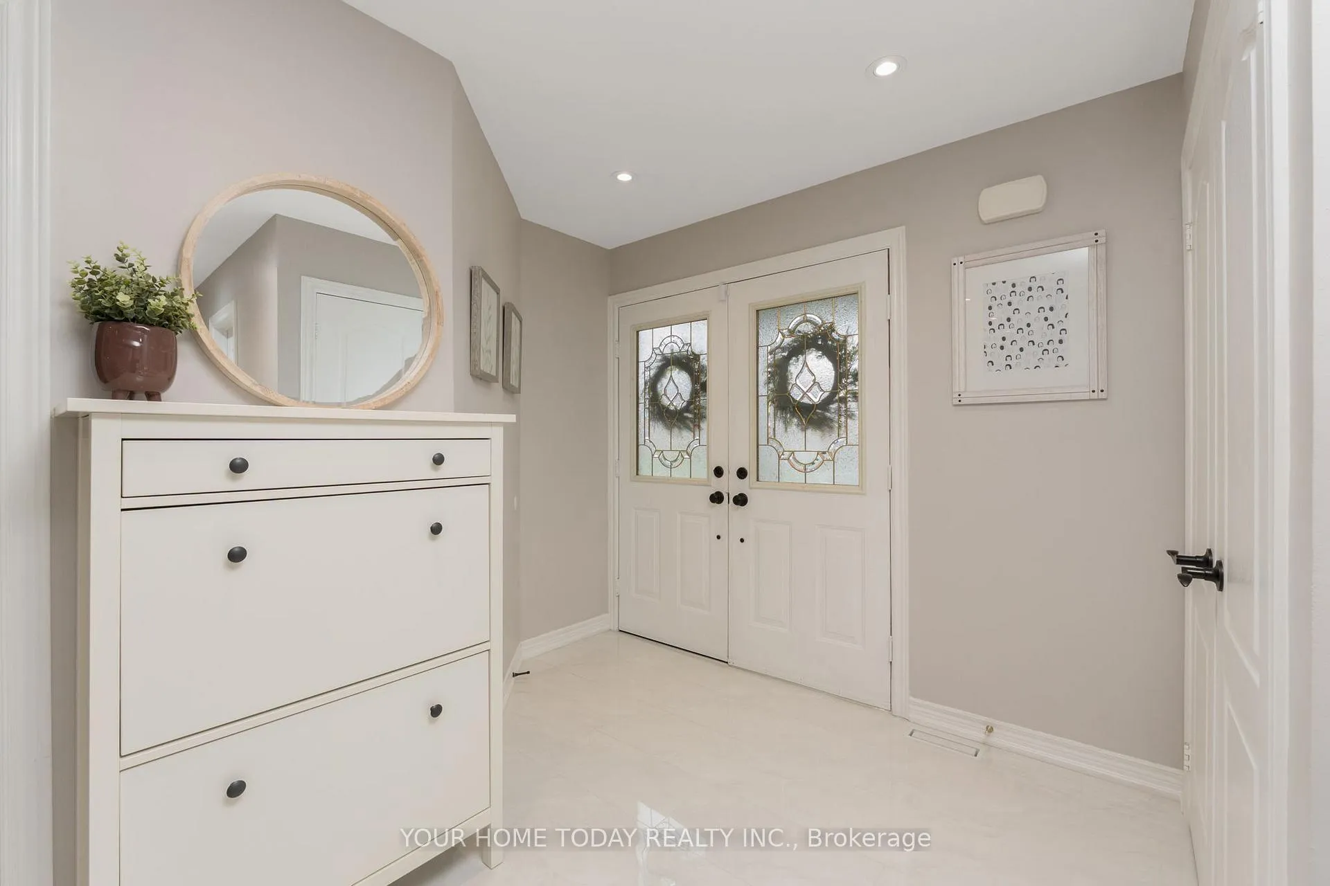 Photo 5 of 54 Gardenia Way, Caledon, Rural Caledon — HOMEH