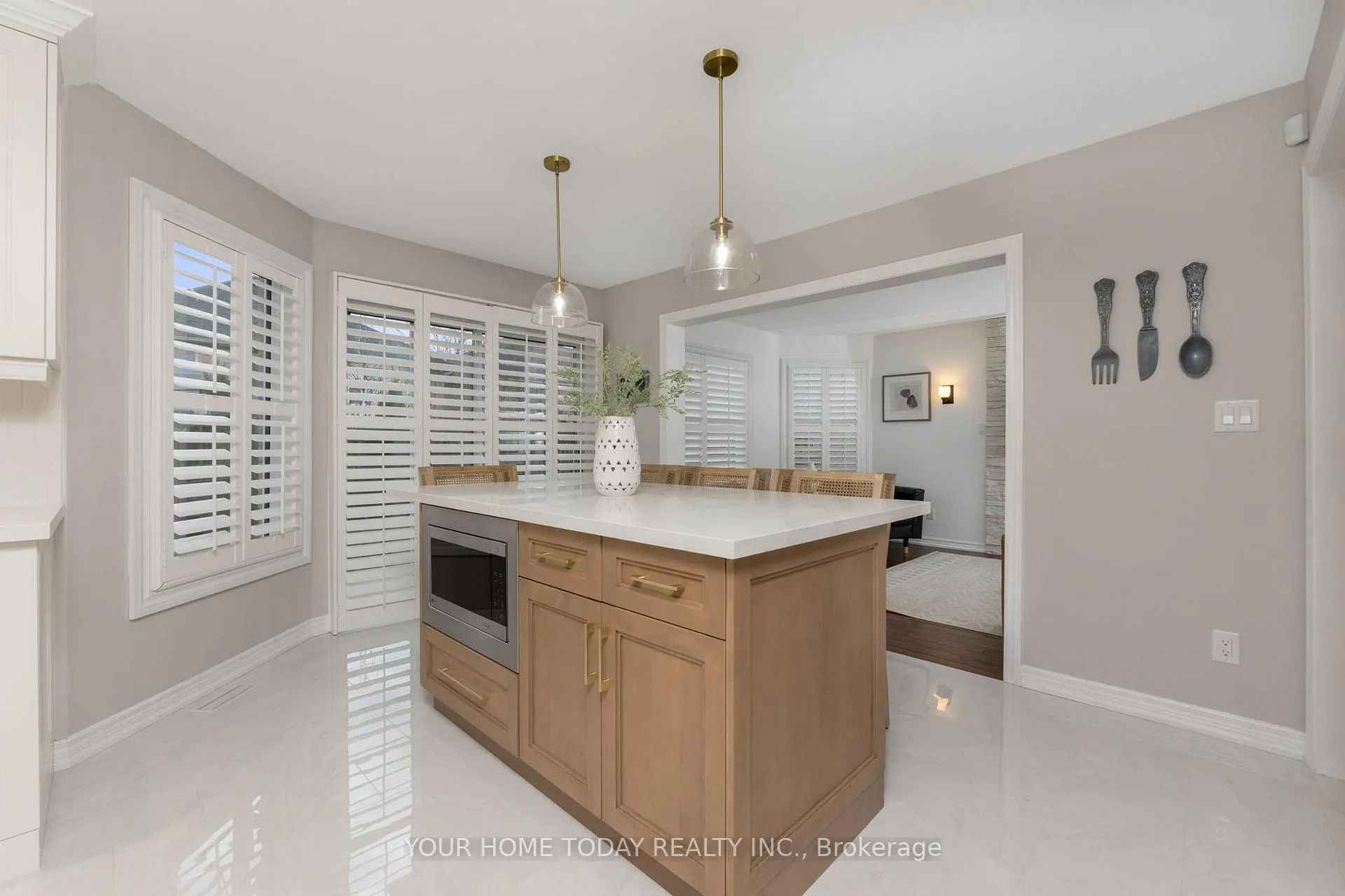 Photo 7 of 54 Gardenia Way, Caledon, Rural Caledon — HOMEH