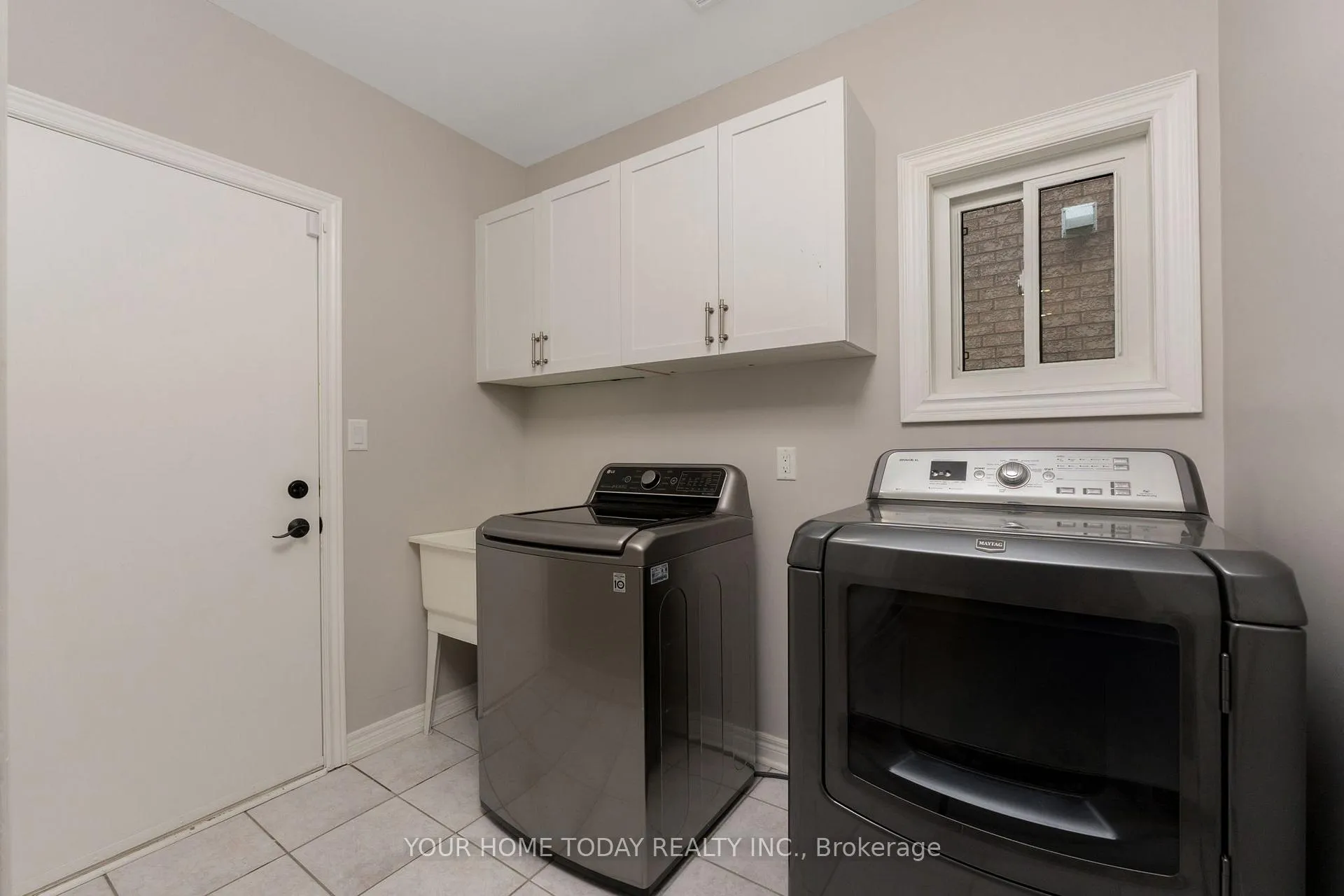 Photo 18 of 54 Gardenia Way, Caledon, Rural Caledon — HOMEH