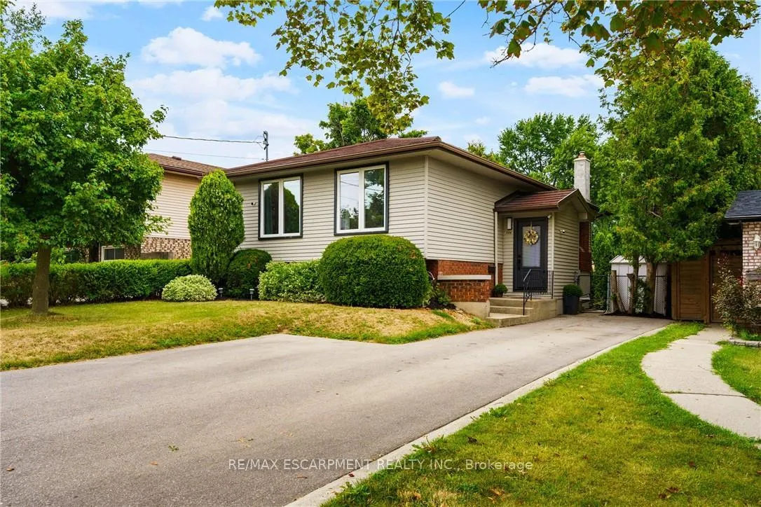 Photo 2 of 444 Queen Victoria Drive, Hamilton, Quinndale — HOMEH