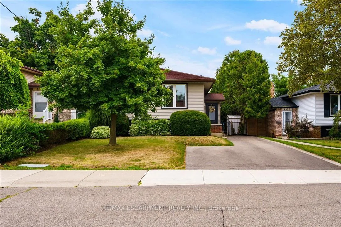 Photo 3 of 444 Queen Victoria Drive, Hamilton, Quinndale — HOMEH