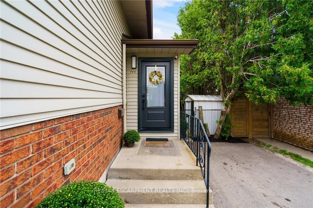 Photo 4 of 444 Queen Victoria Drive, Hamilton, Quinndale — HOMEH