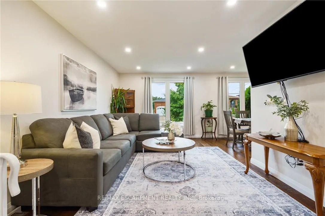 Photo 7 of 444 Queen Victoria Drive, Hamilton, Quinndale — HOMEH
